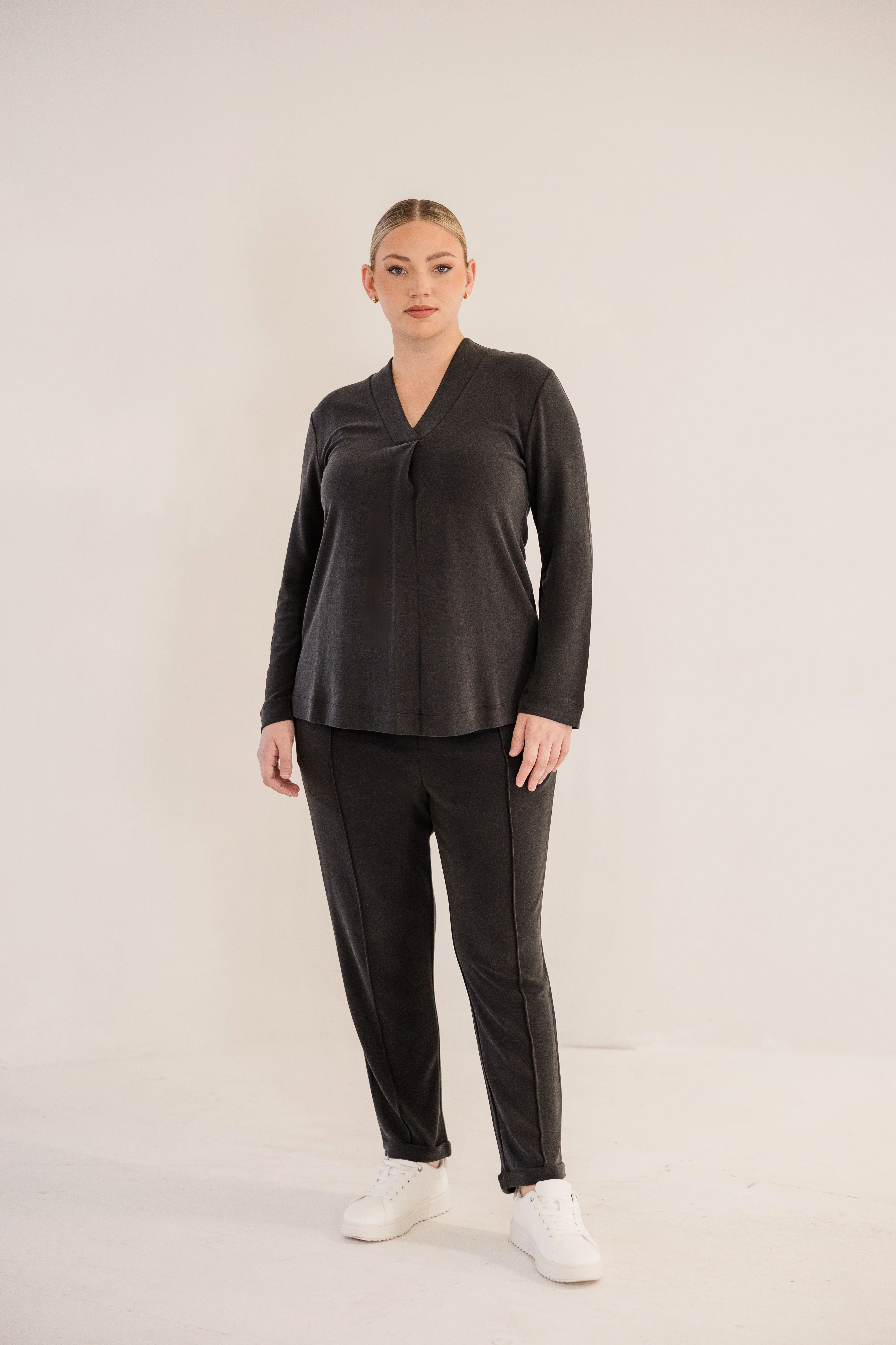 Chloe Pintuck Taper Pant, Black - Giverhouse