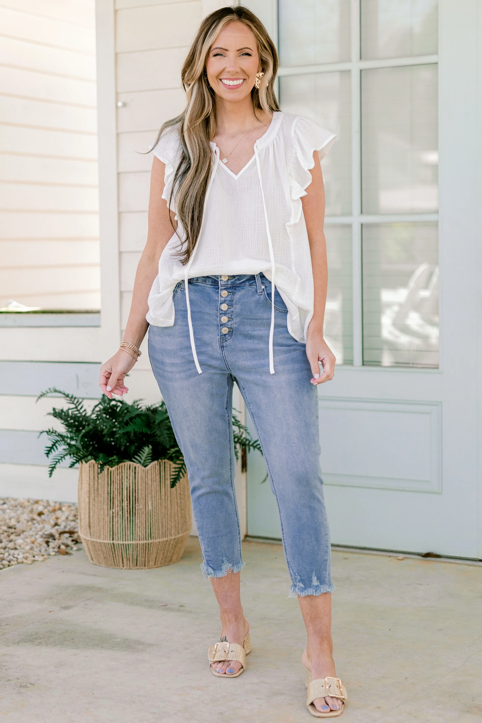 Better Than Ever Capris, Light Wash - Giverhouse