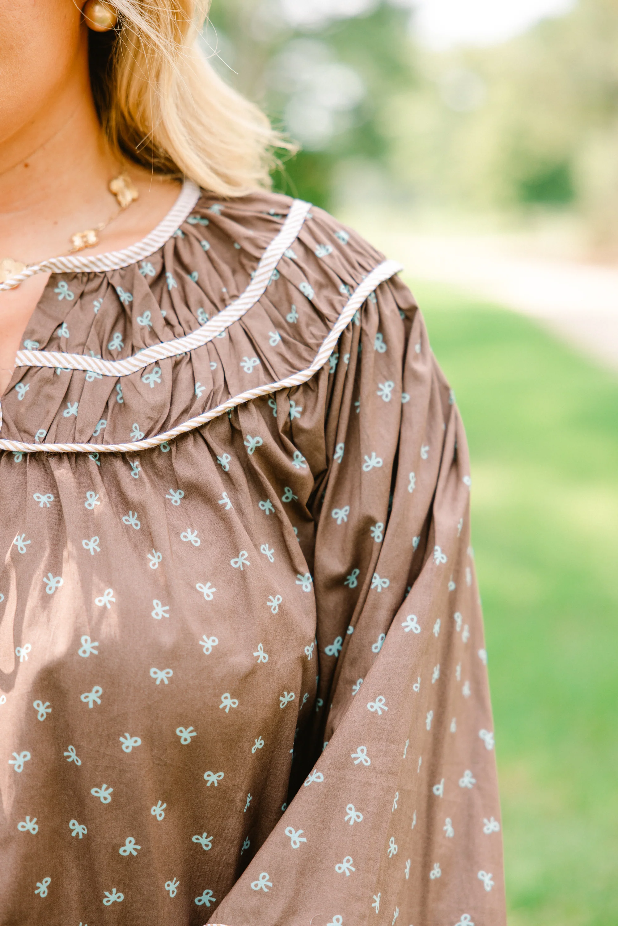 Glowing Moon Top, Brown - Giverhouse