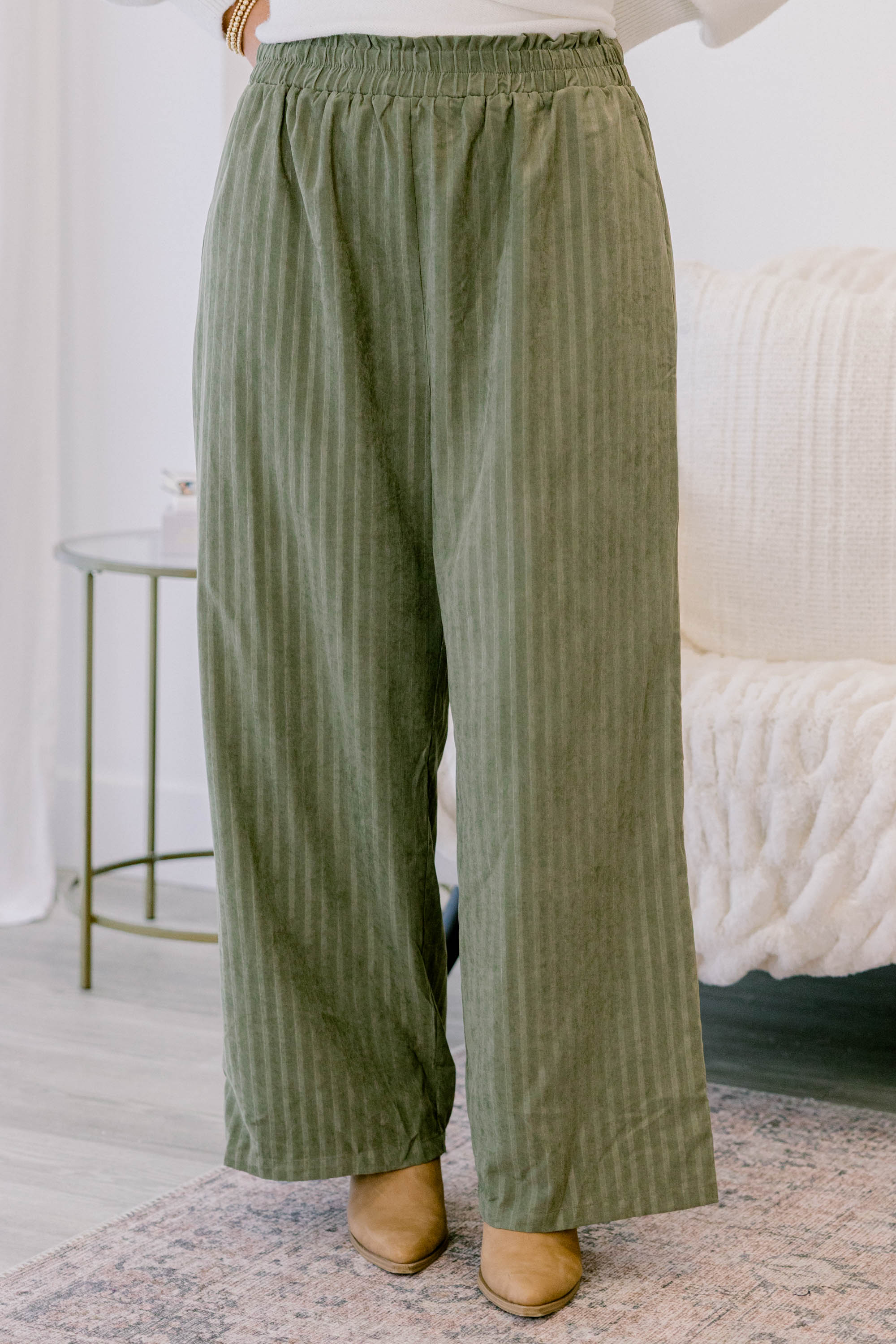 All About Confidence Pants, Olive - Giverhouse