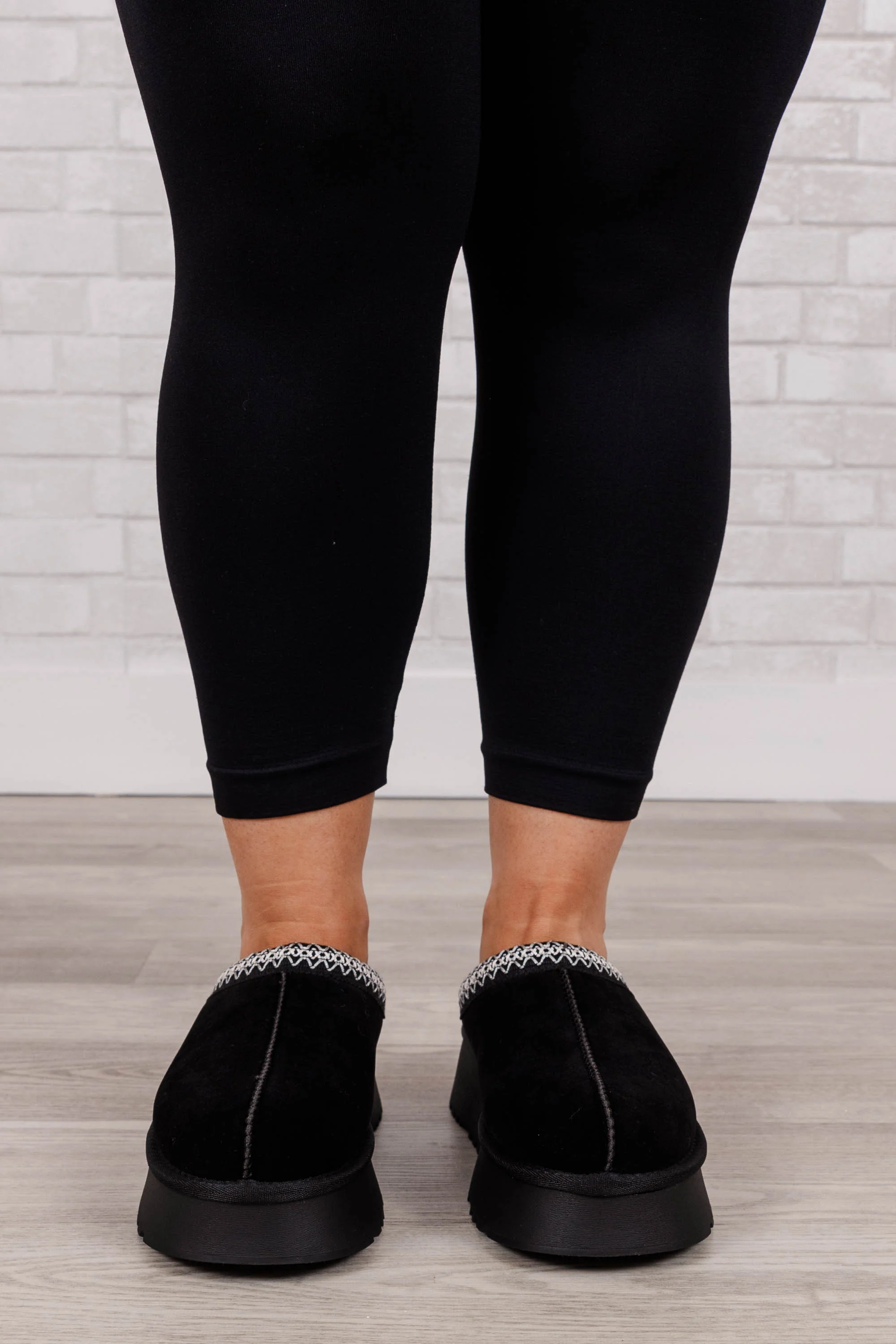 Can We Chill Slipper, Black - Giverhouse