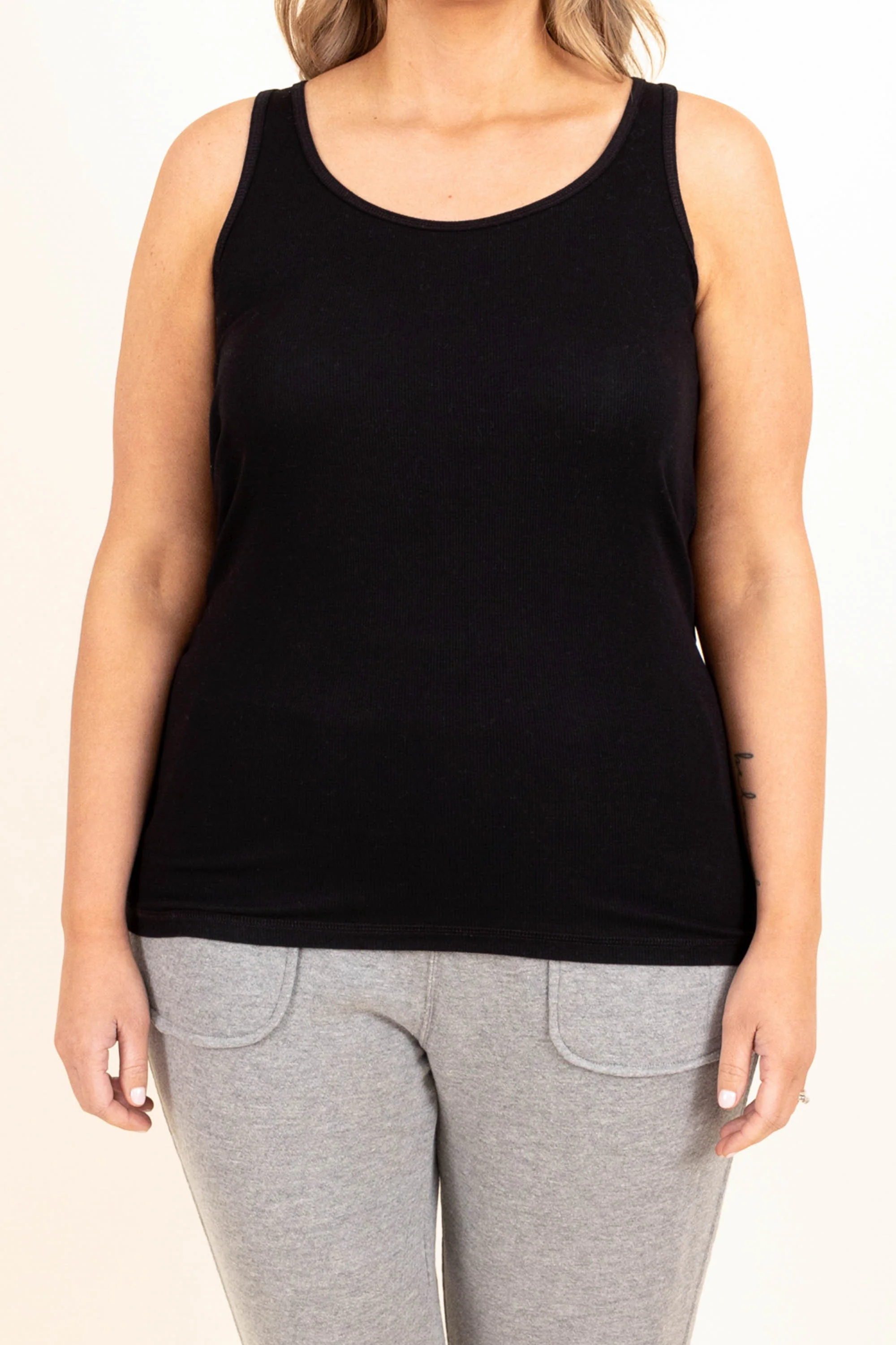 Simple Woman Tank, Black - Giverhouse