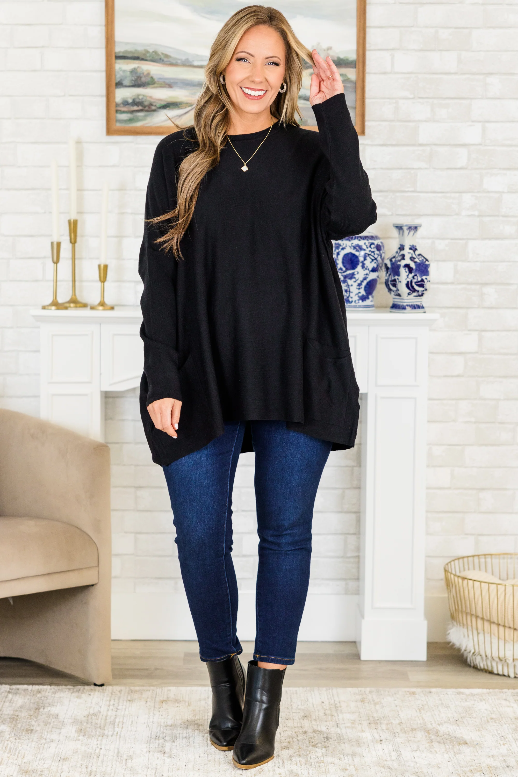 Snow Whispers Tunic, Black - Giverhouse