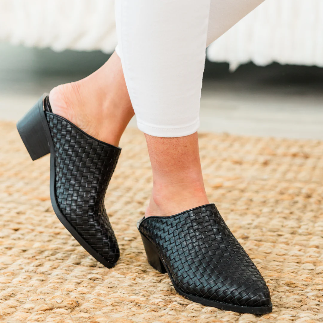 Corky's: Weekend Wandering Mules, Black - Giverhouse