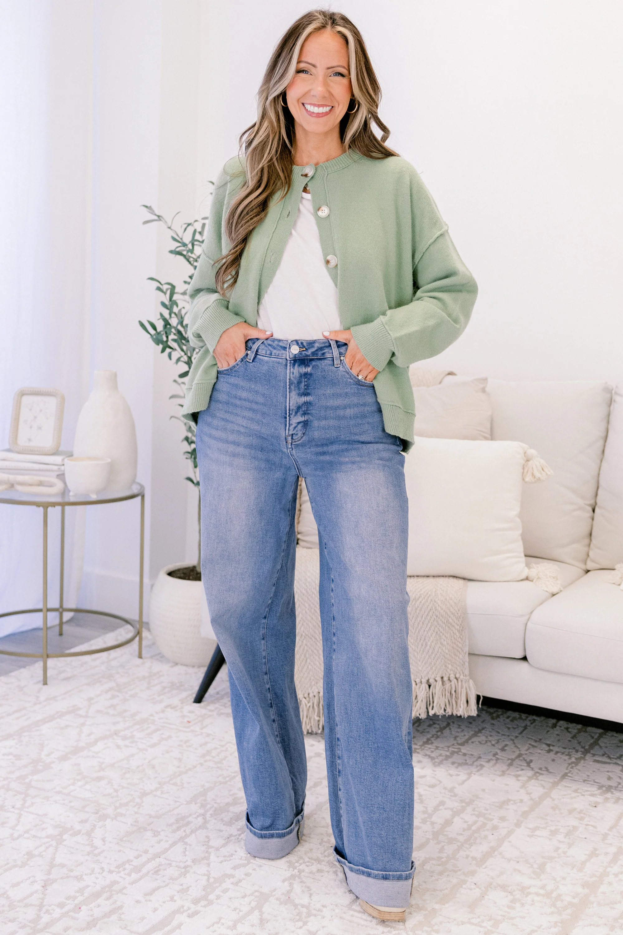 Owning The Moment Jeans, Medium Wash - Giverhouse