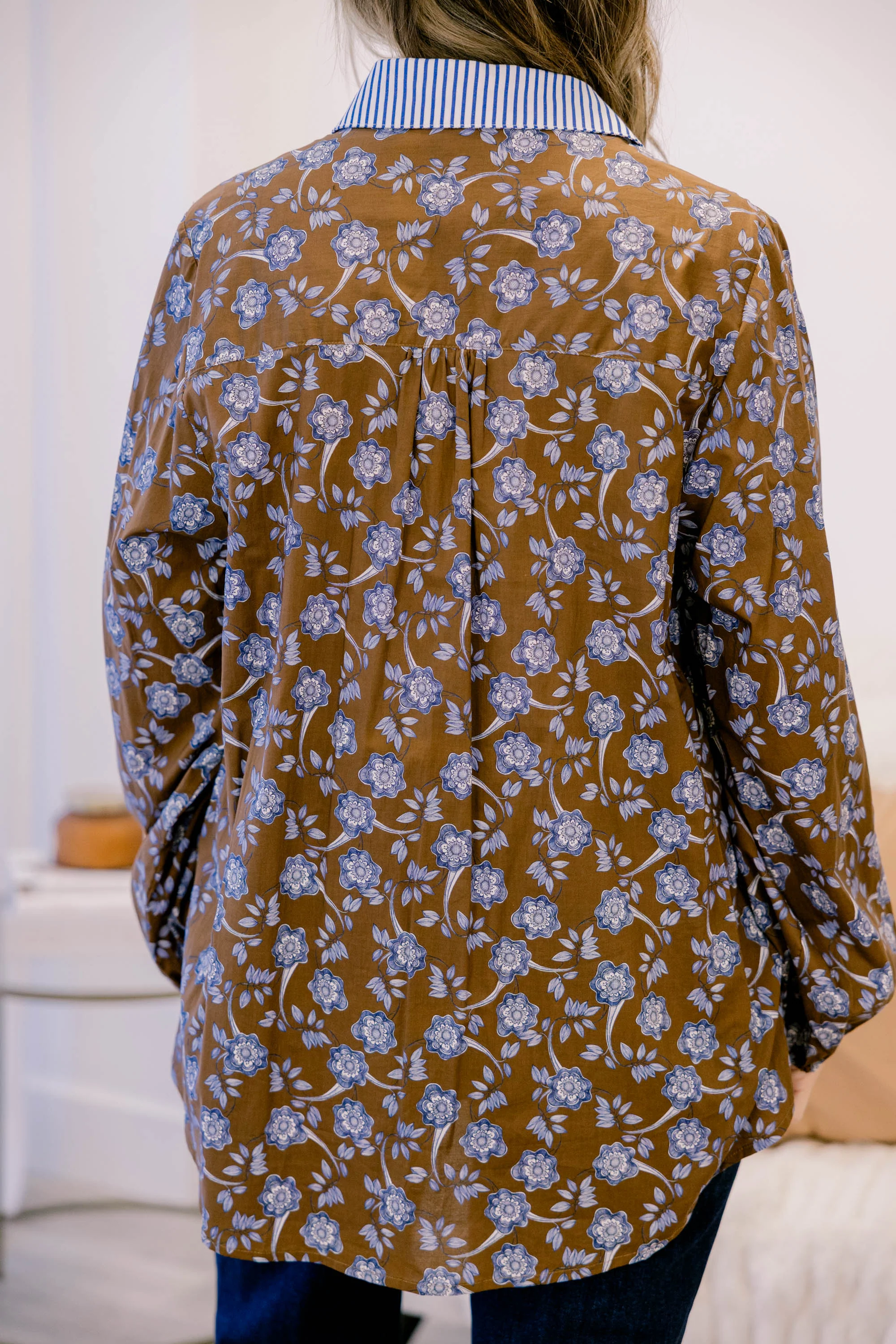 Garden Time Top, Brown-Blue Floral - Giverhouse