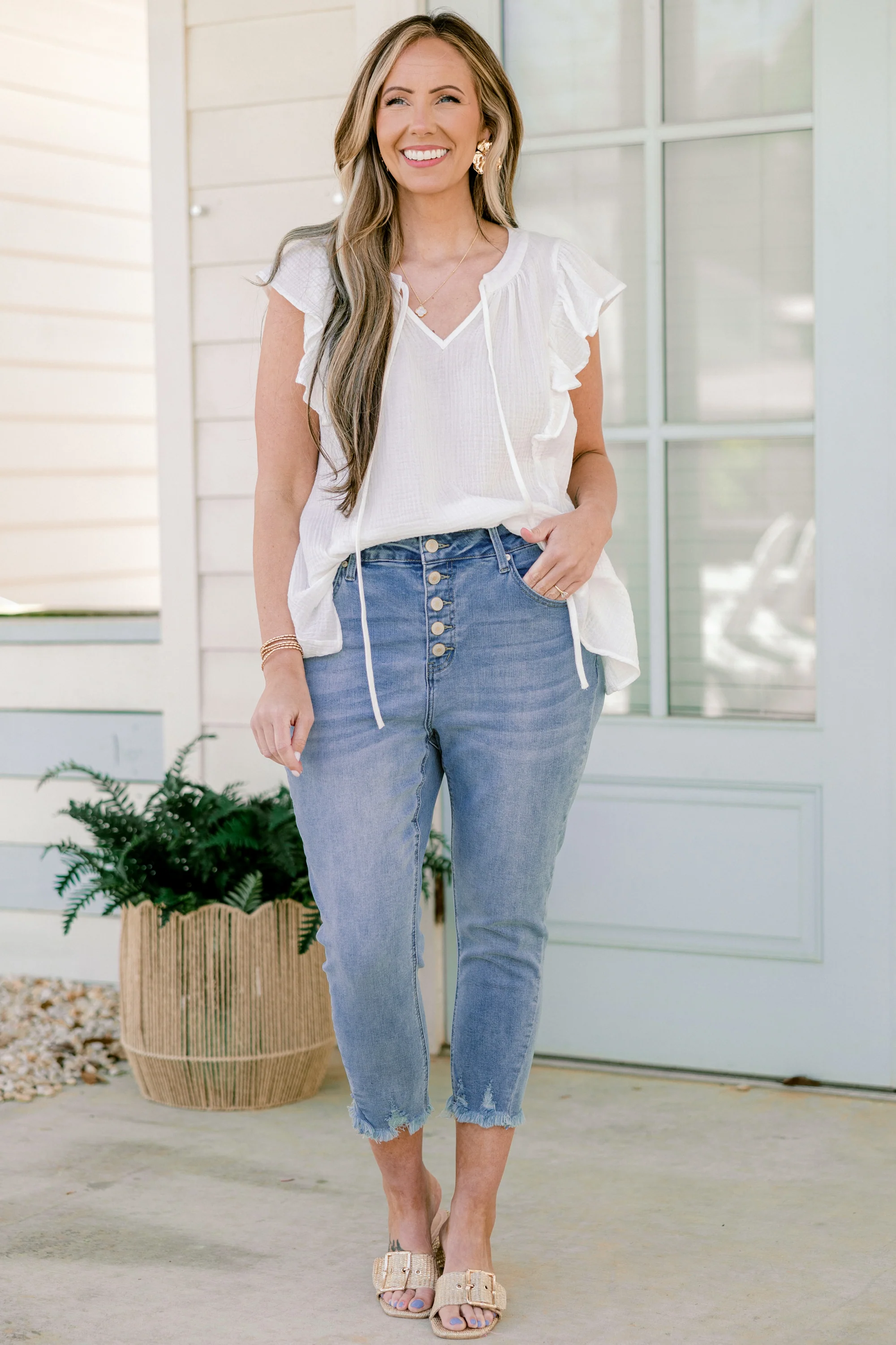 Better Than Ever Capris, Light Wash - Giverhouse