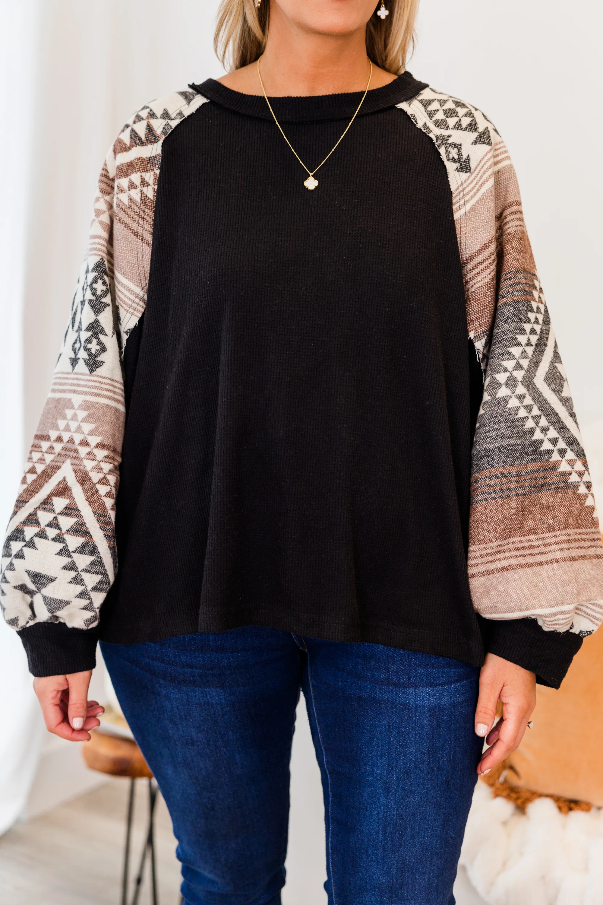 Meet At The Market Top, Black - Giverhouse