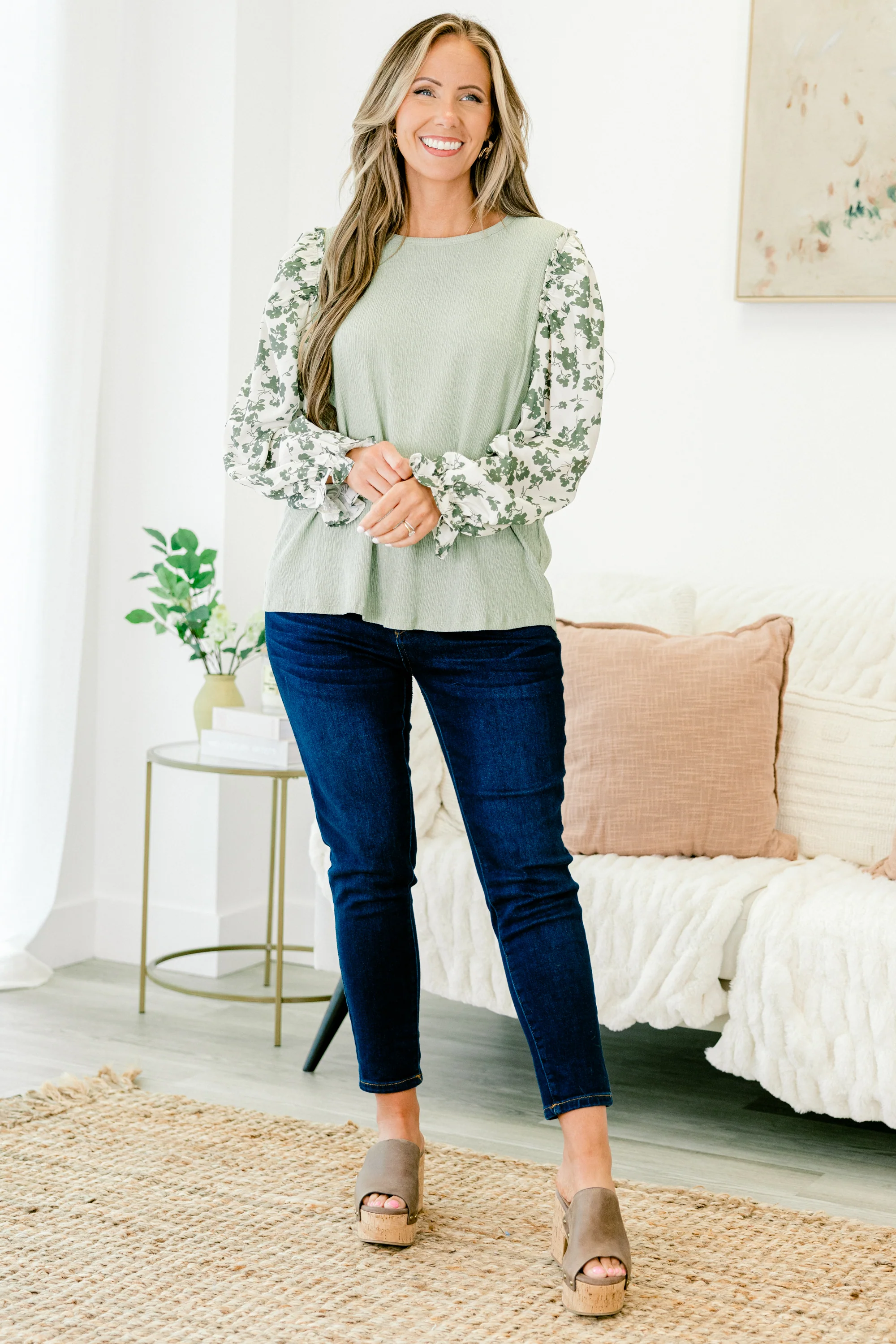 See The Sights Top, Sage - Giverhouse