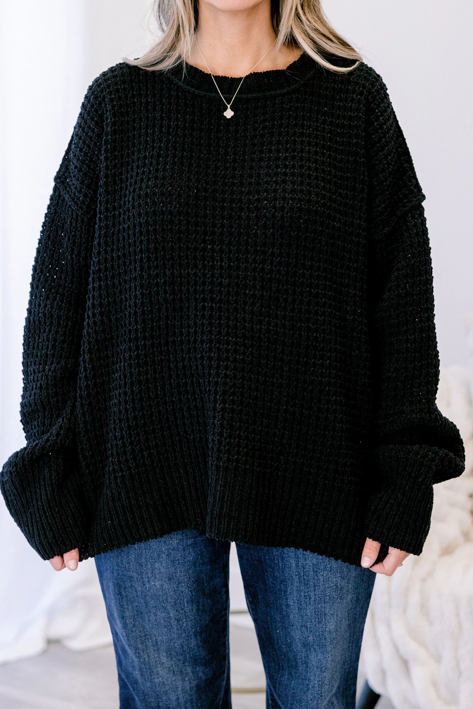 Falling Petals Sweater, Black - Giverhouse
