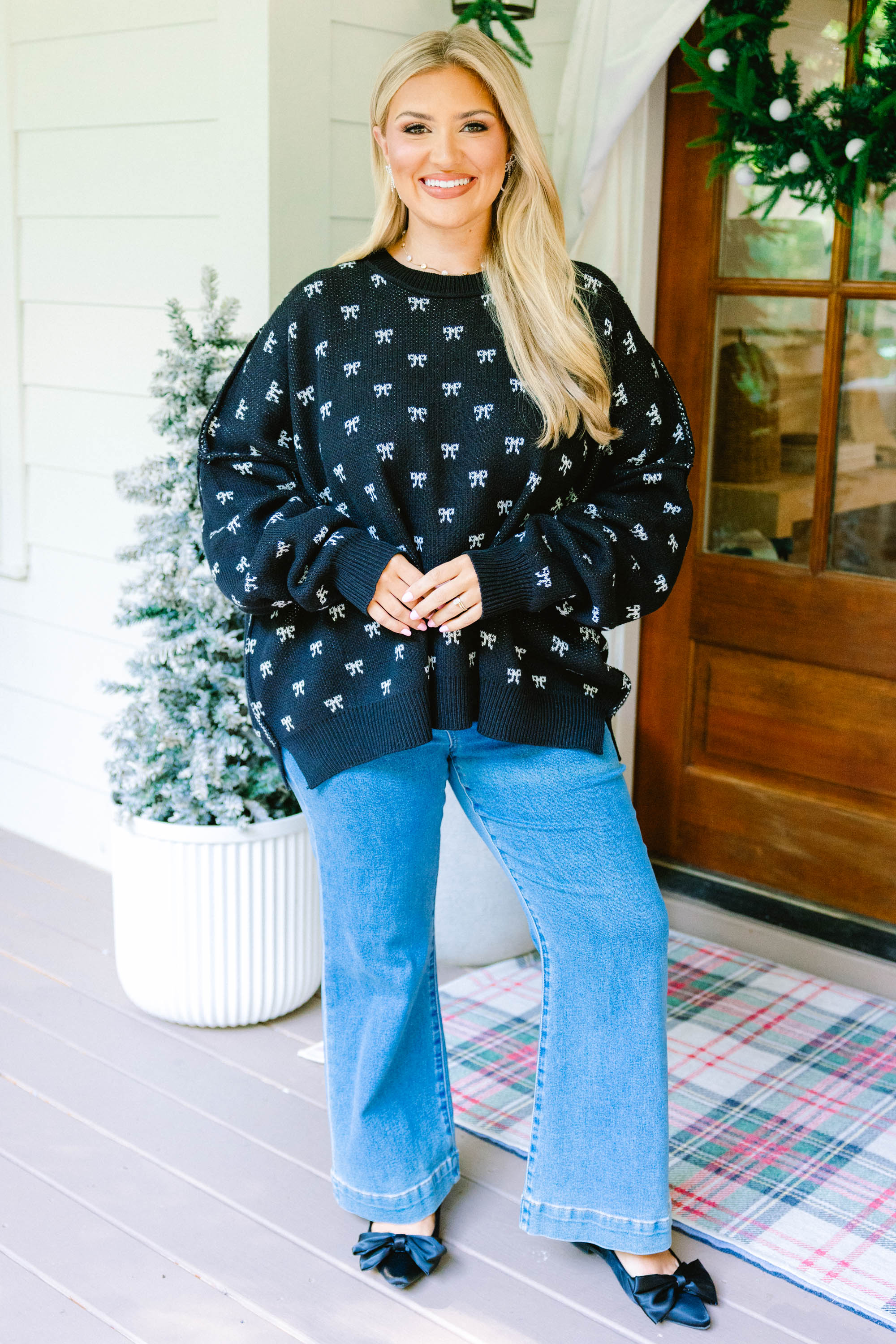 Kiss The Bow Sweater, Black - Giverhouse