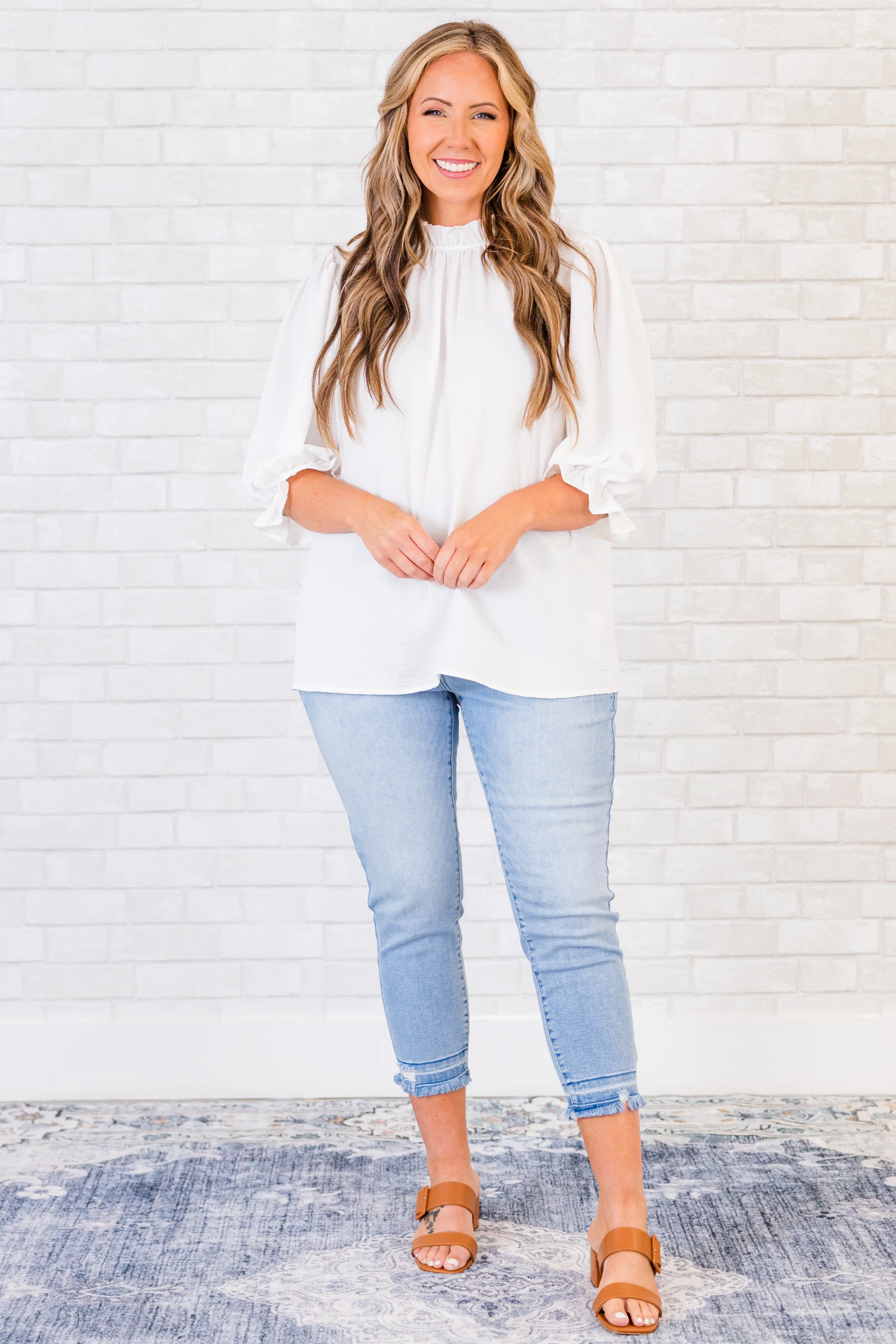 Perfect Weekend Capris, Light Wash - Giverhouse