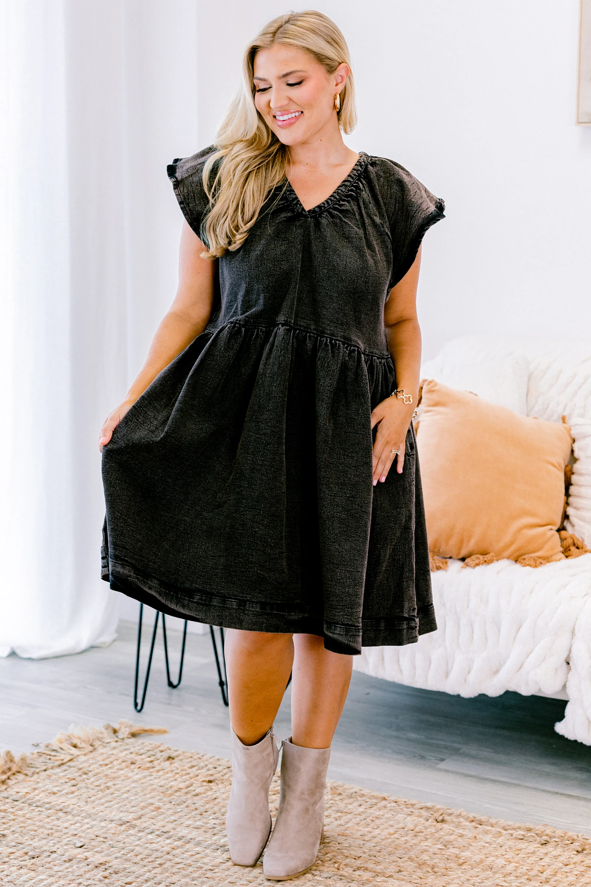 Joy of Simplicity Dress, Black - Giverhouse