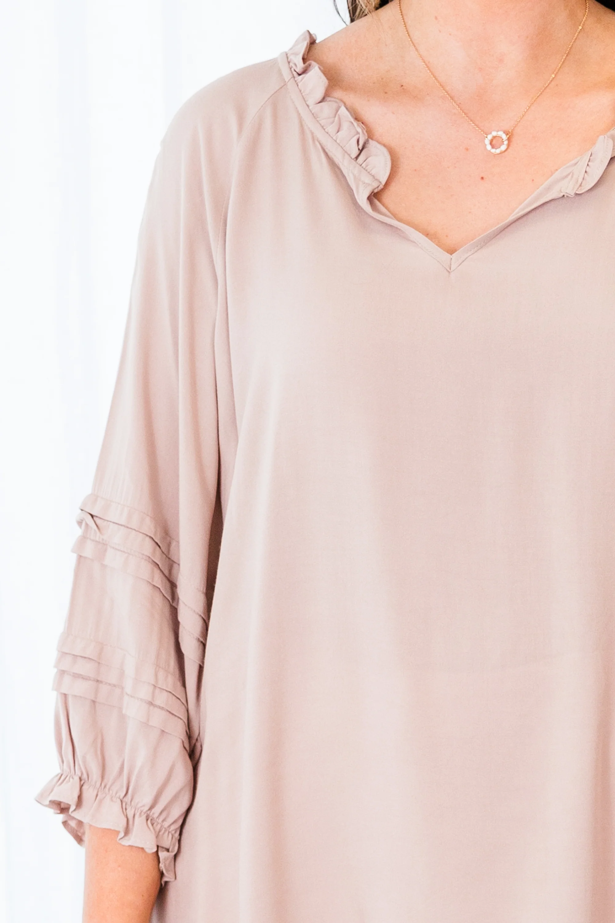 Almost Ready Top, Taupe - Giverhouse