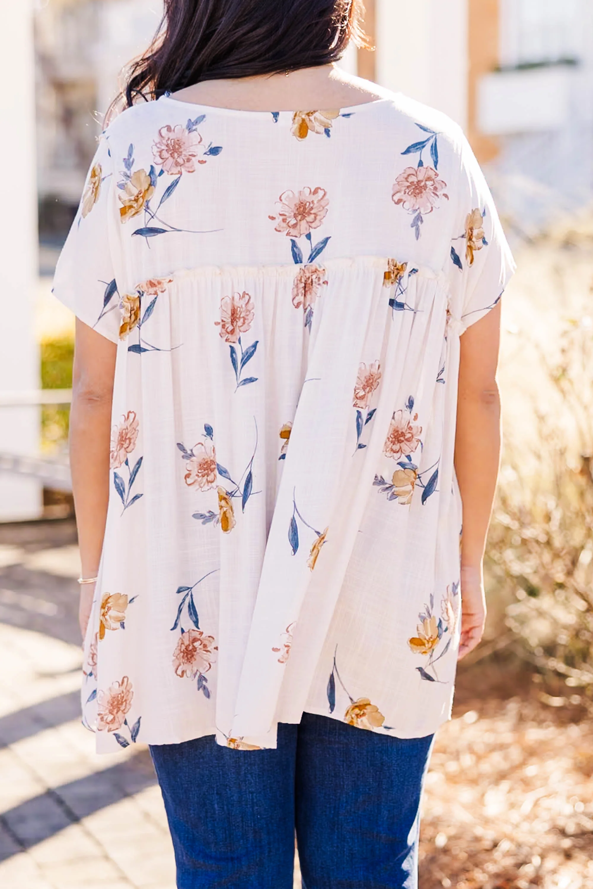 Talking On And On Top, Sand - Giverhouse