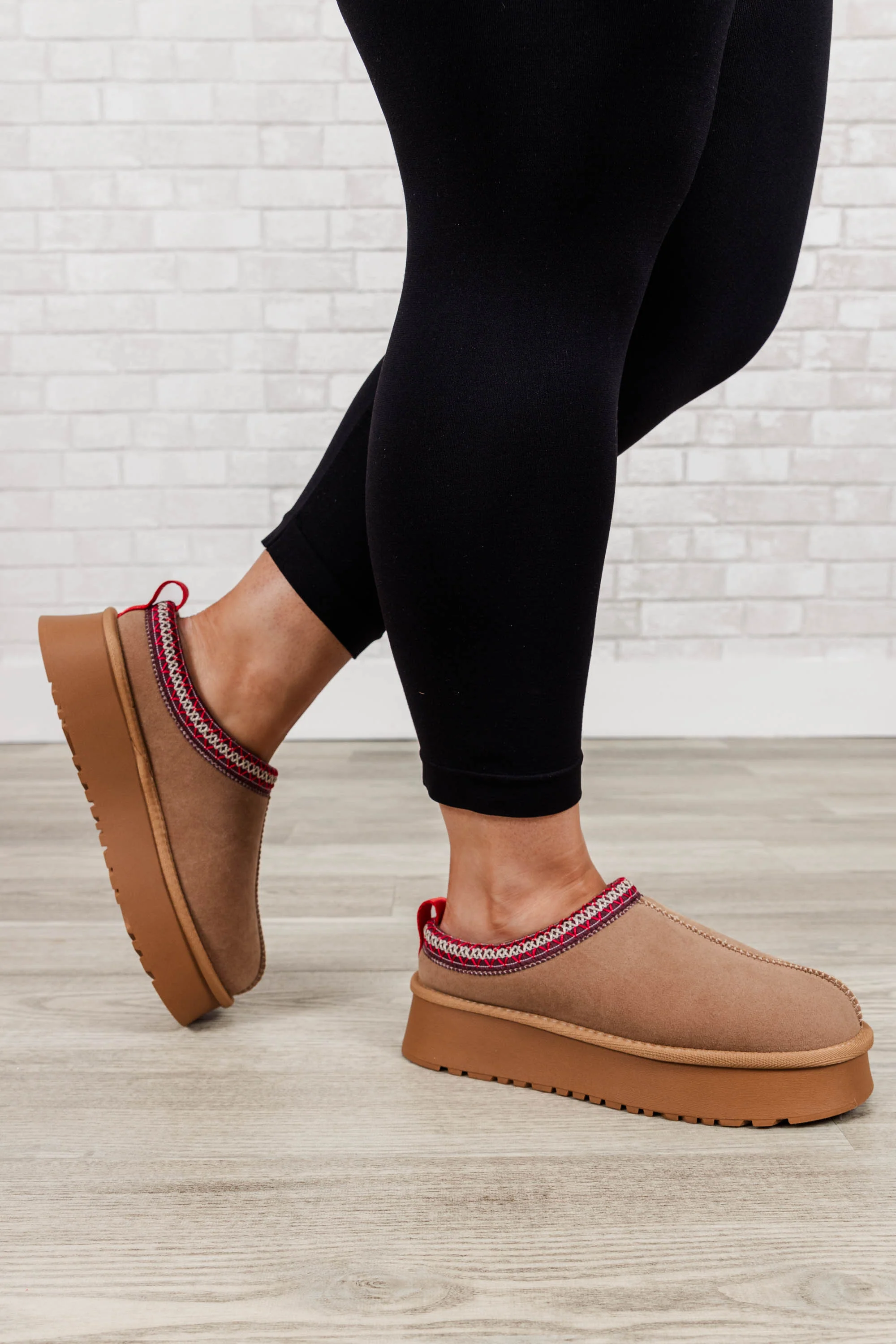 Can We Chill Slipper, Camel - Giverhouse