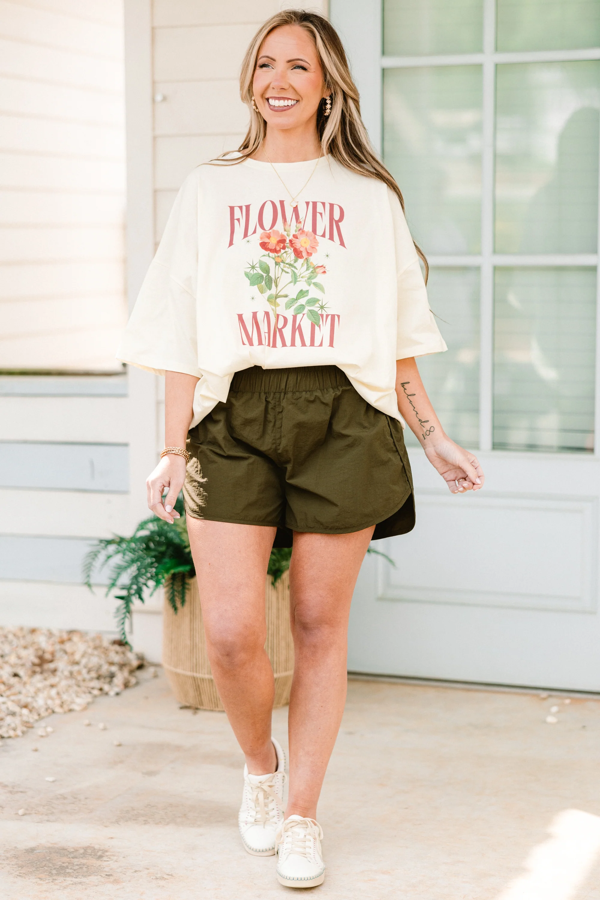 Run The World Shorts, Dark Olive - Giverhouse