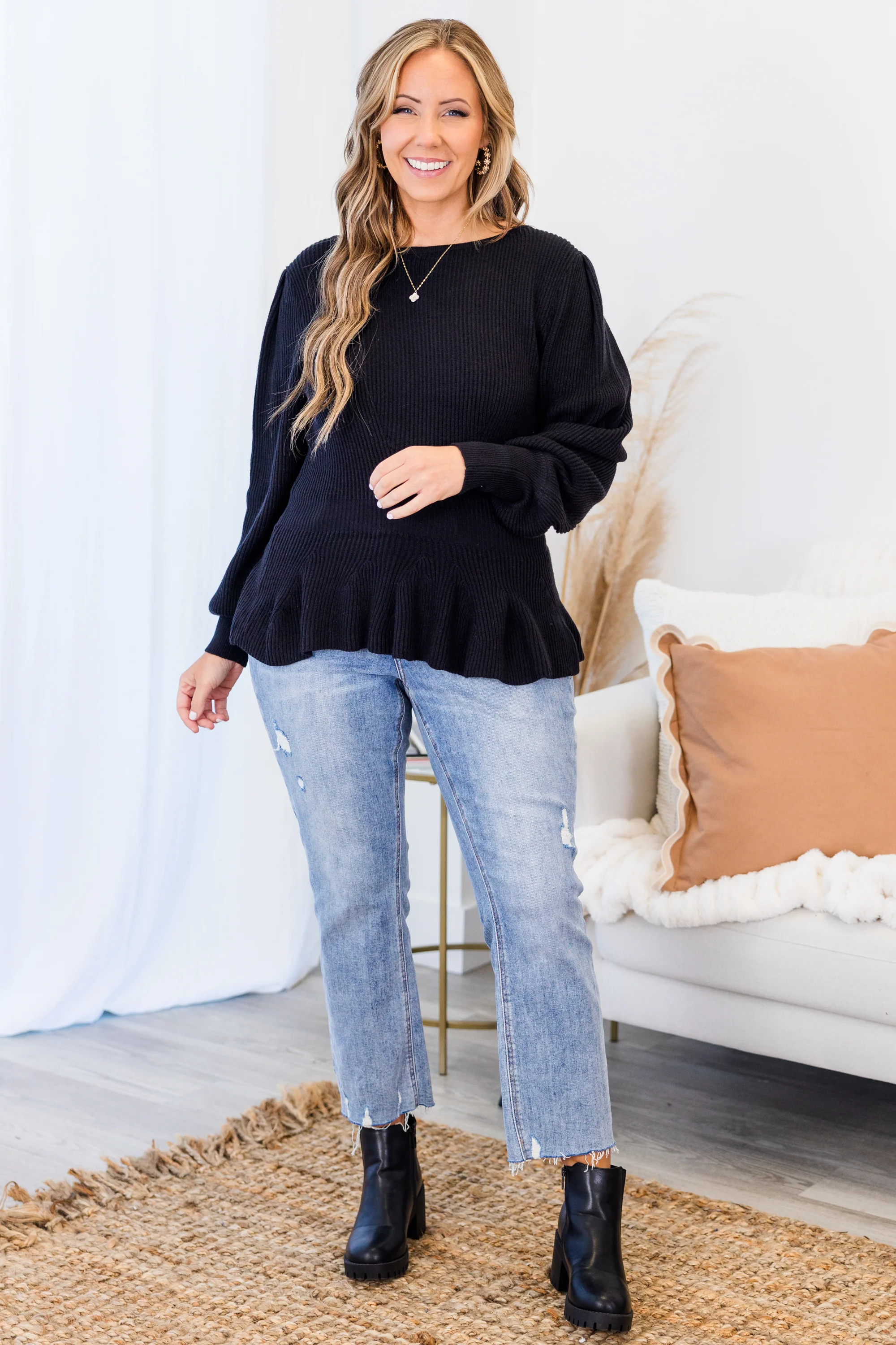 Final Notice Sweater, Black - Giverhouse