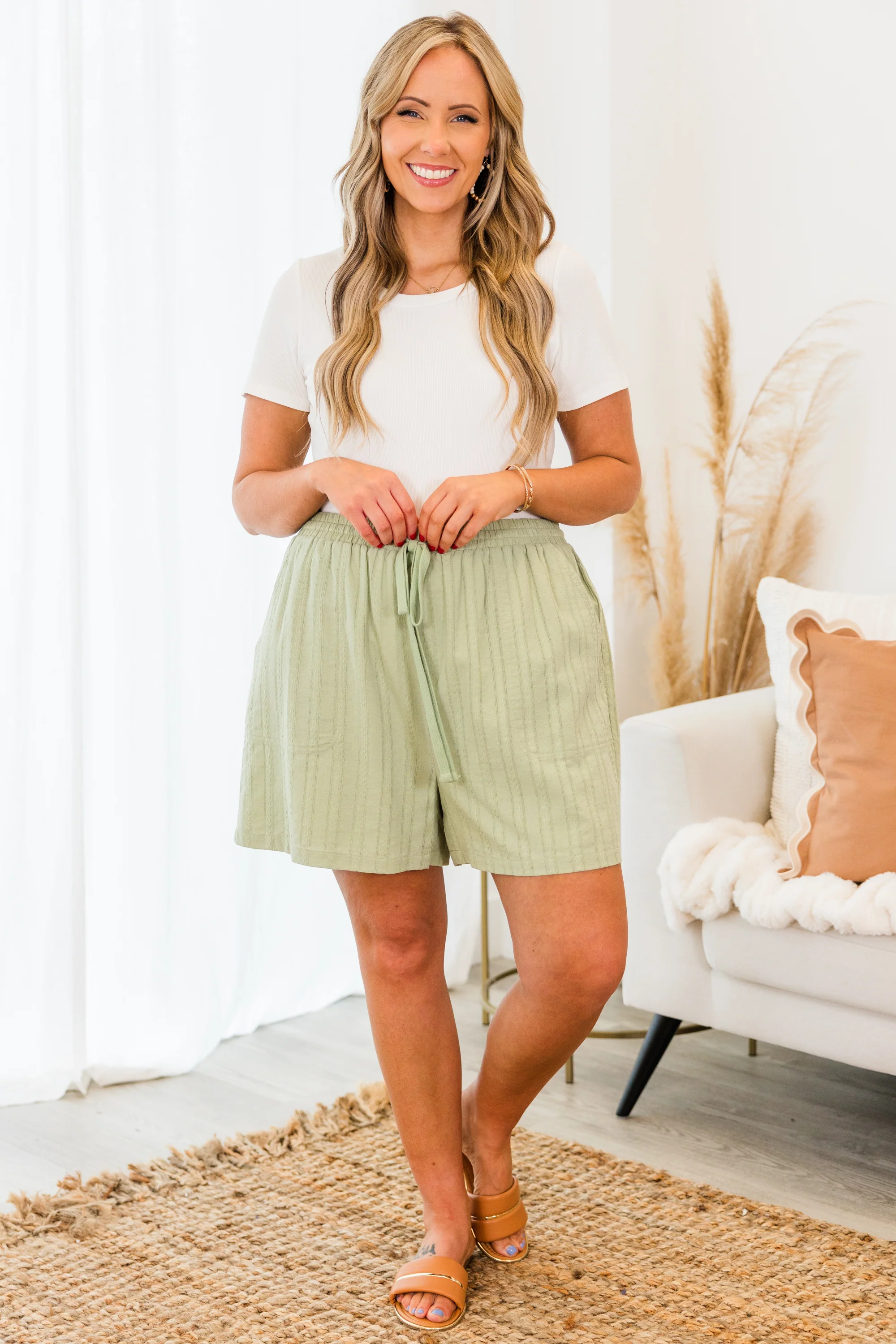 Who Is It Shorts, Mint - Giverhouse