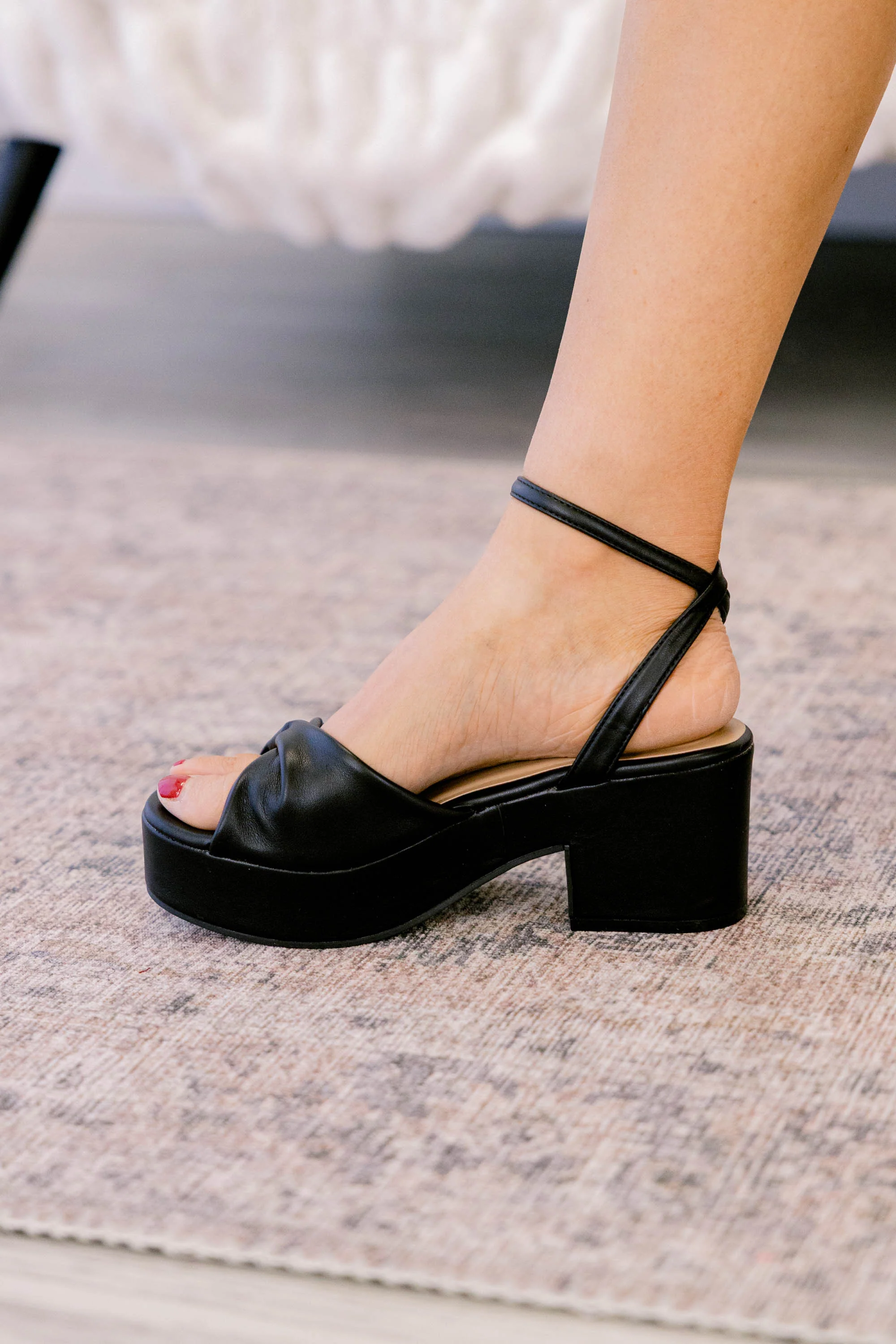 Another One Down Heels, Black - Giverhouse