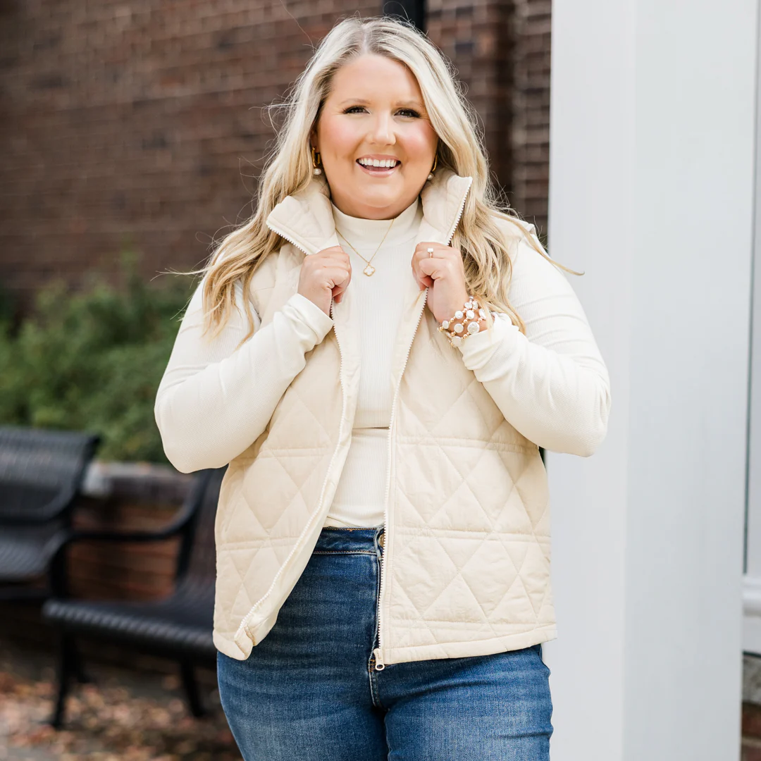 Comfort Cutie Vest, Cream - Giverhouse