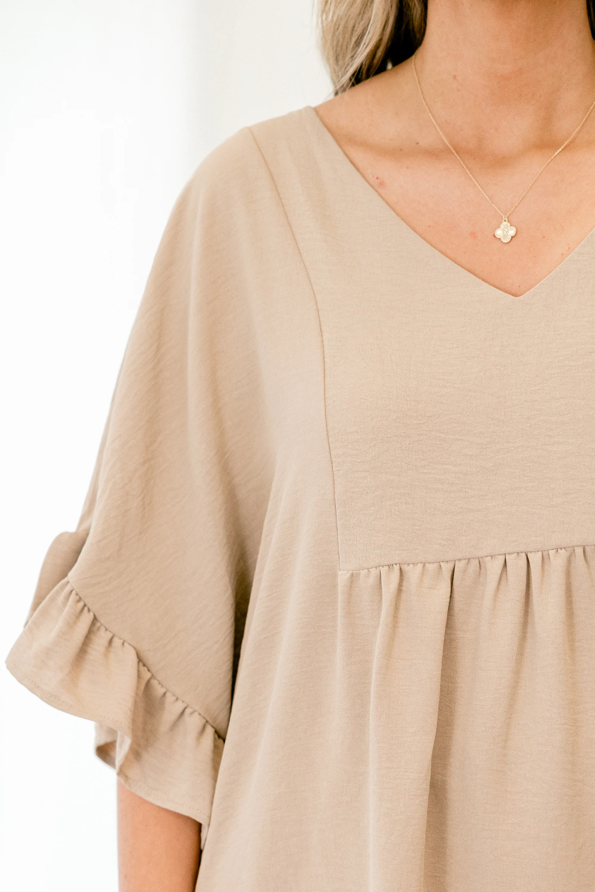 Holding Steady Top, Taupe - Giverhouse