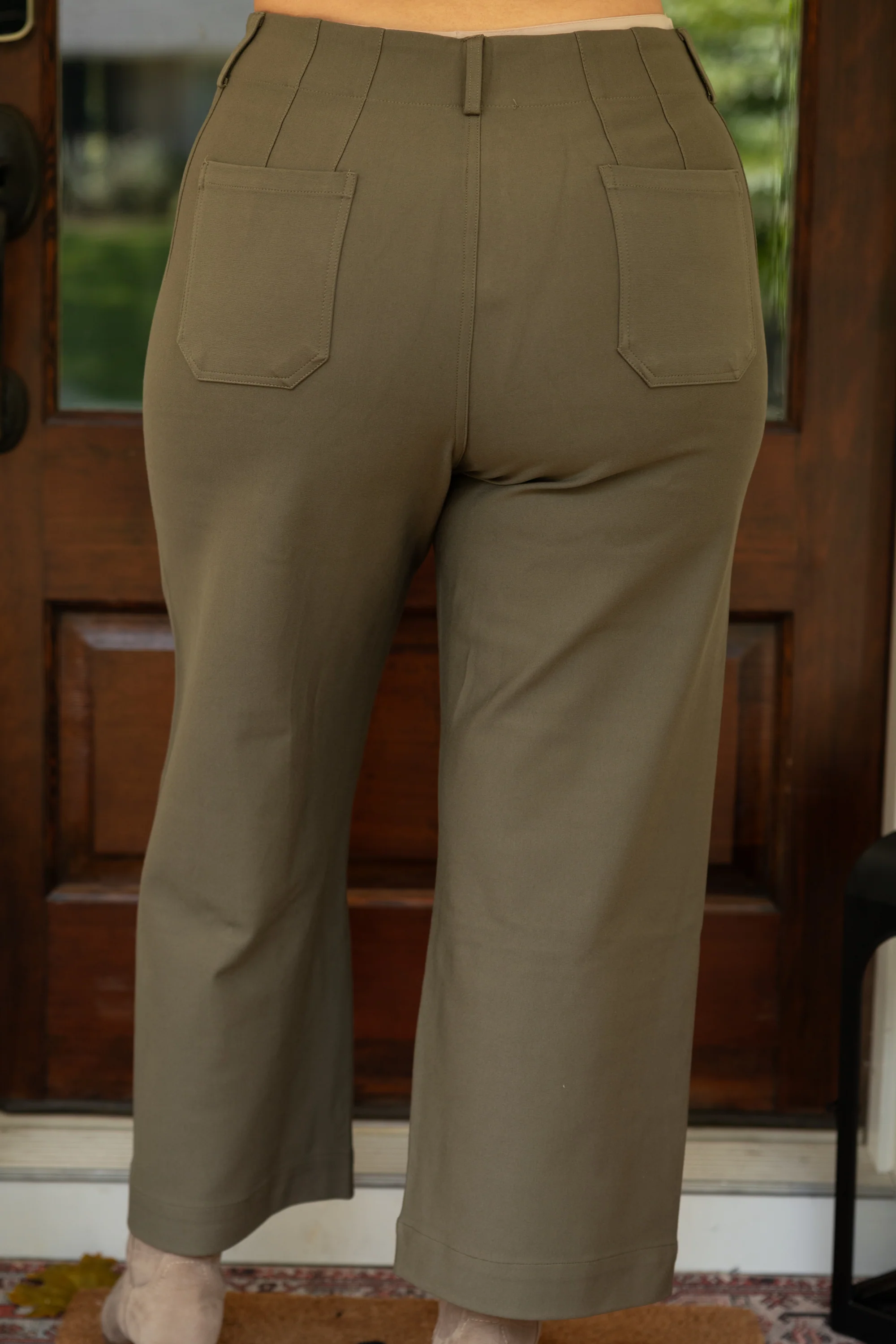 Clear Cut Capris, Olive - Giverhouse