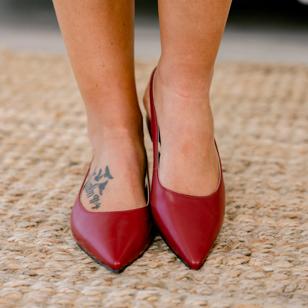 Read Your Mind Flats, Red - Giverhouse