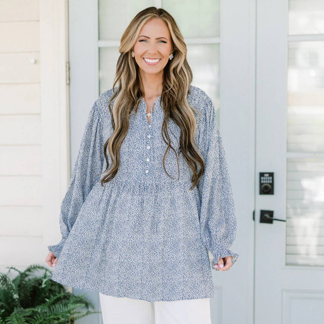 World Hear Me Roar Top, Blue - Giverhouse