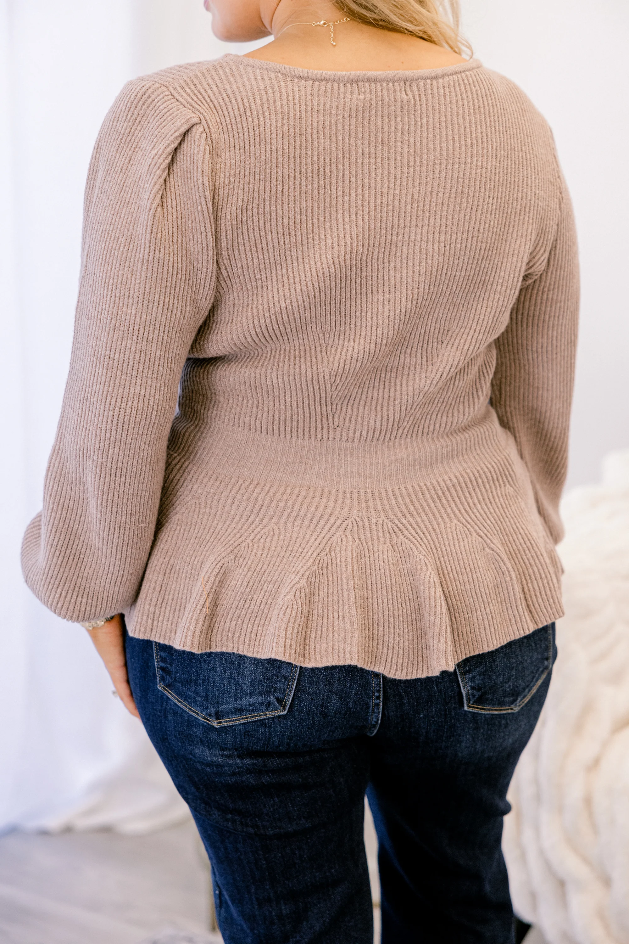 Final Notice Sweater, Beige - Giverhouse