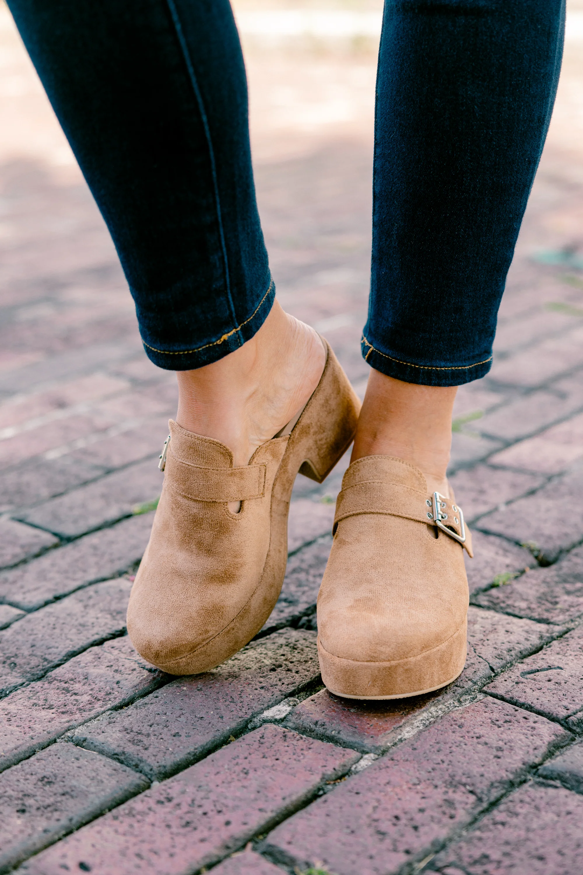 Corky's: Back On You Clogs, Tobacco - Giverhouse