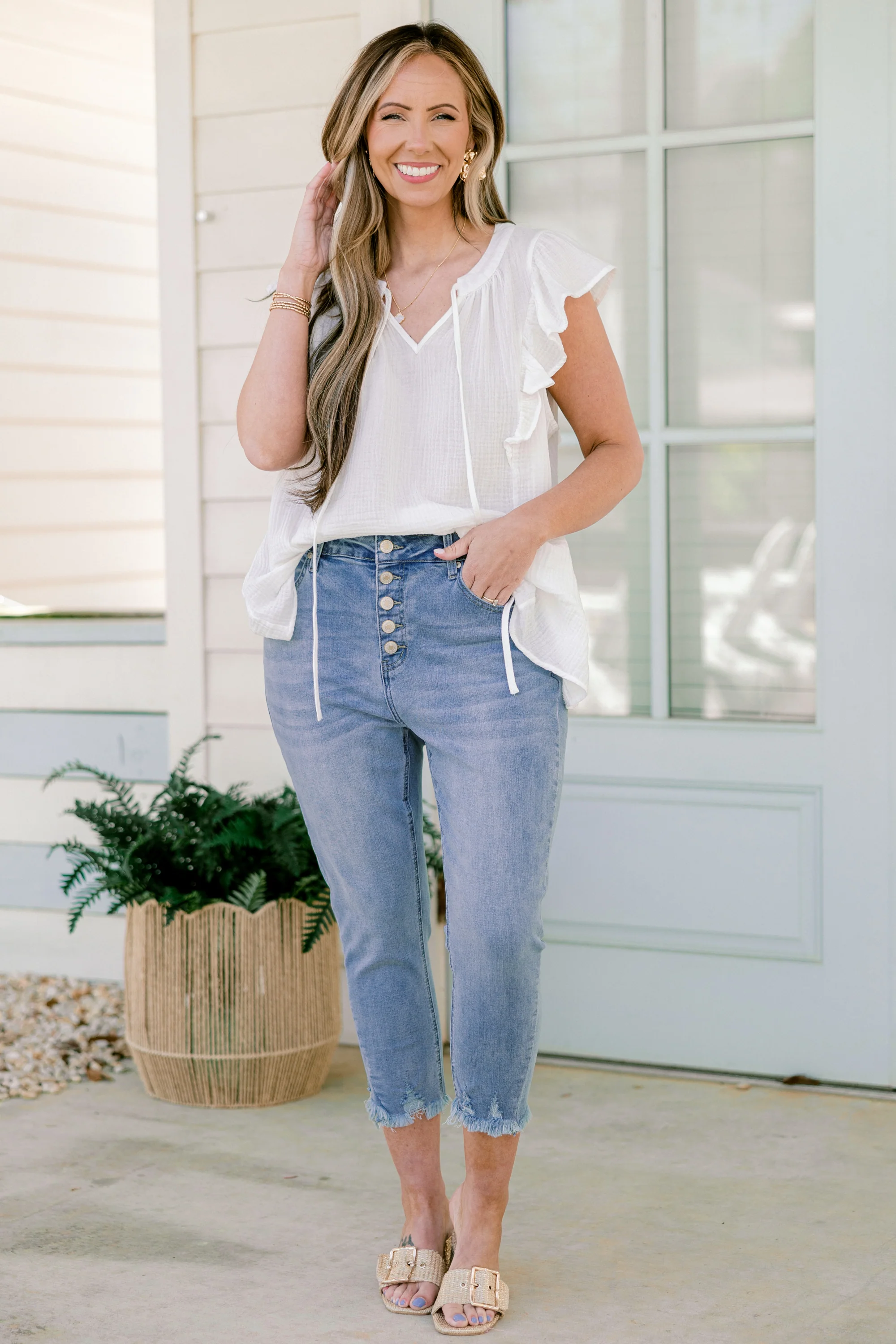 Better Than Ever Capris, Light Wash - Giverhouse