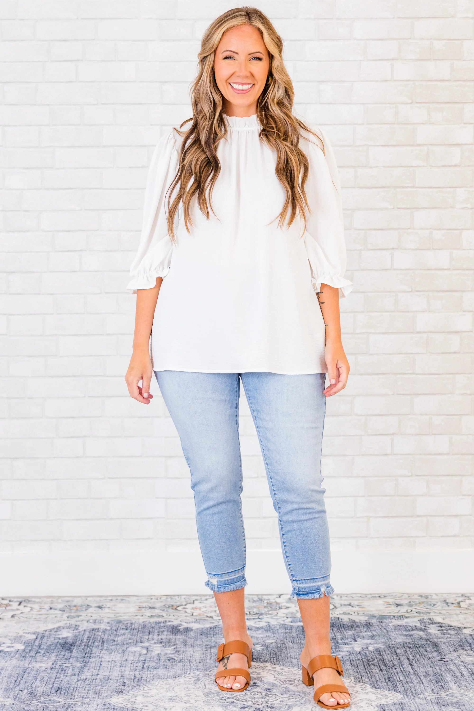 Perfect Weekend Capris, Light Wash - Giverhouse