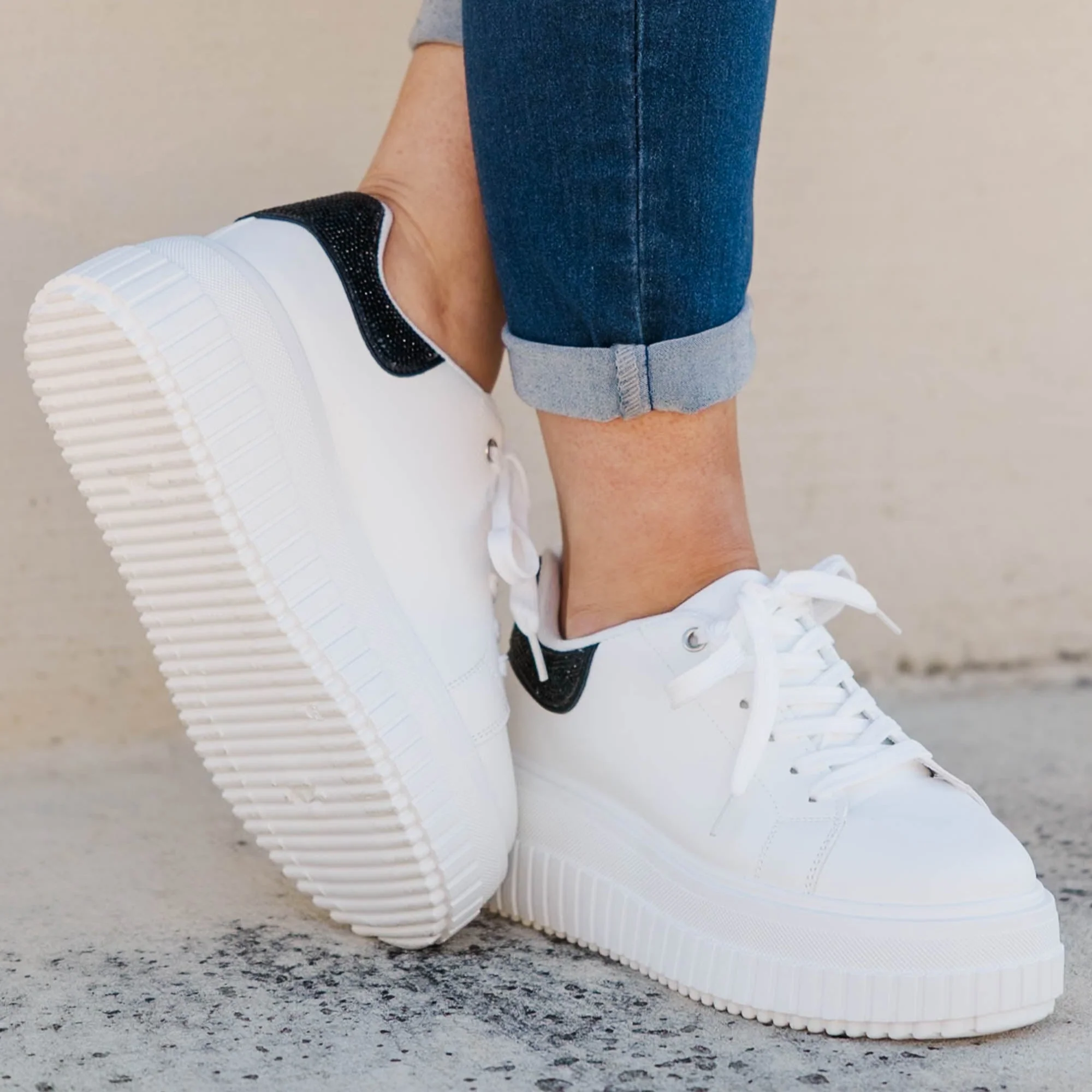 Step and Sparkle Shoes, White-Black - Giverhouse