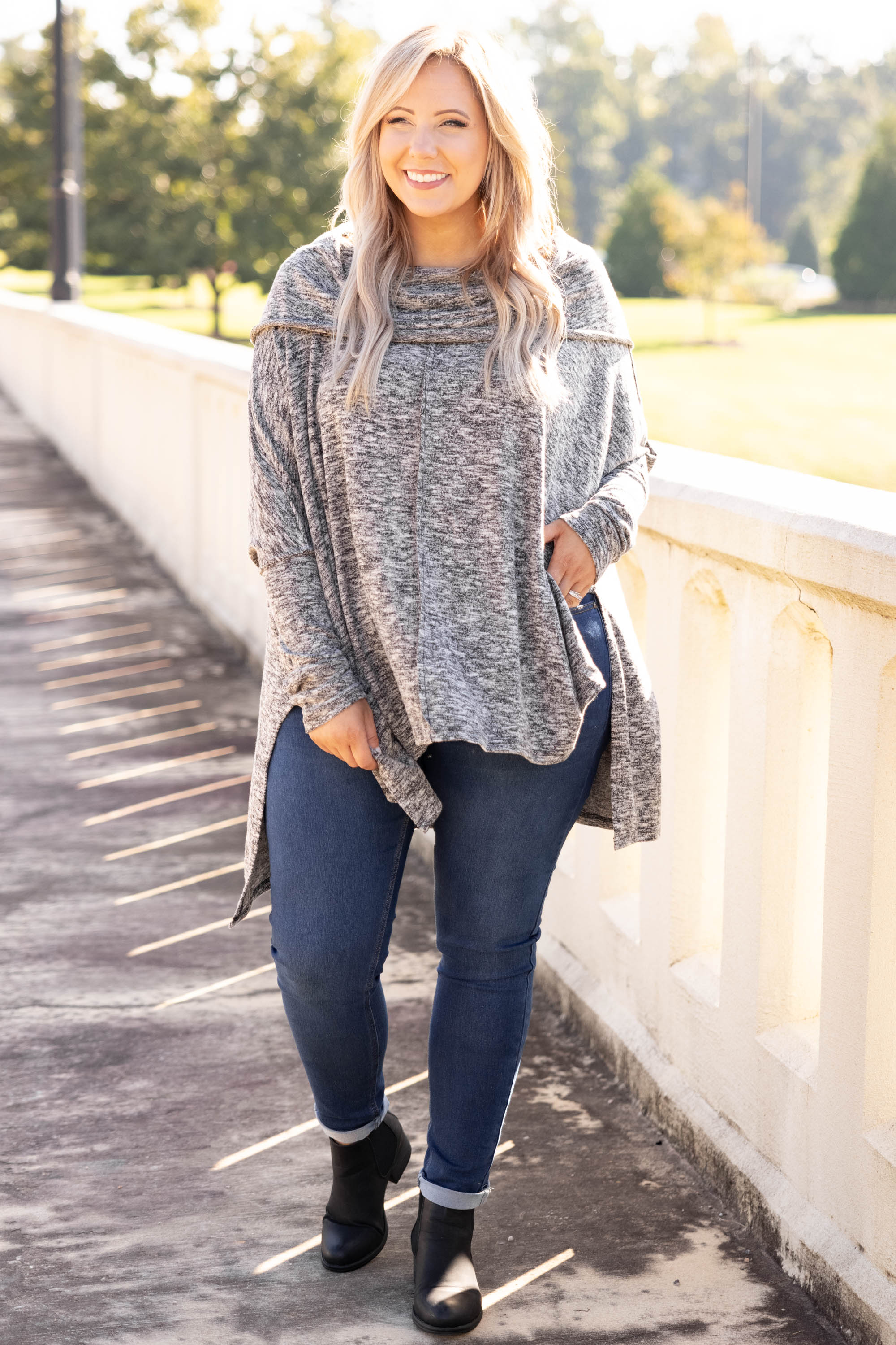 Winter Resort Tunic, Black - Giverhouse