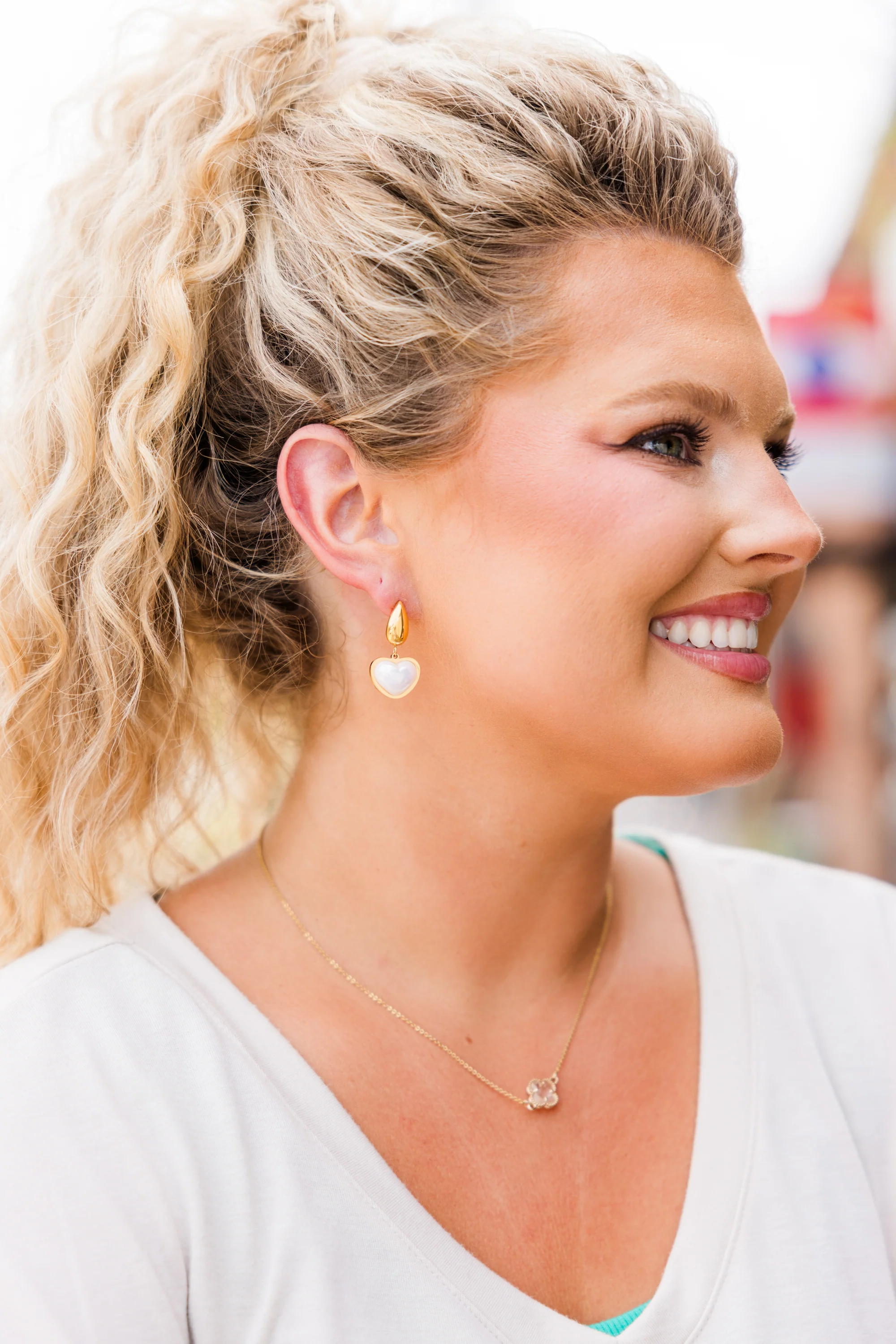 Lauren Kenzie: Uncharted Love Earrings, Pearl - Giverhouse