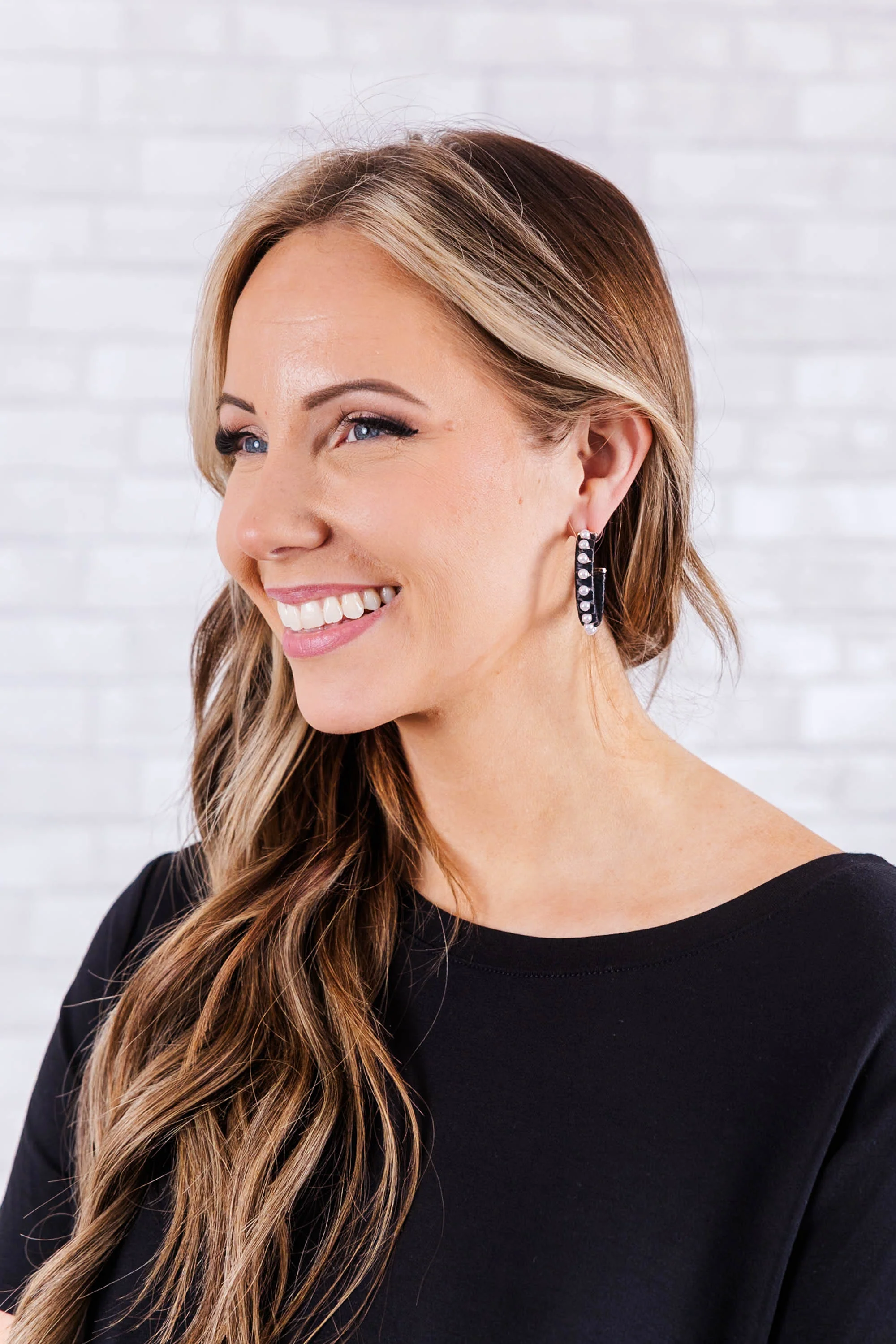 Too Much Gossip Earrings, Black - Giverhouse