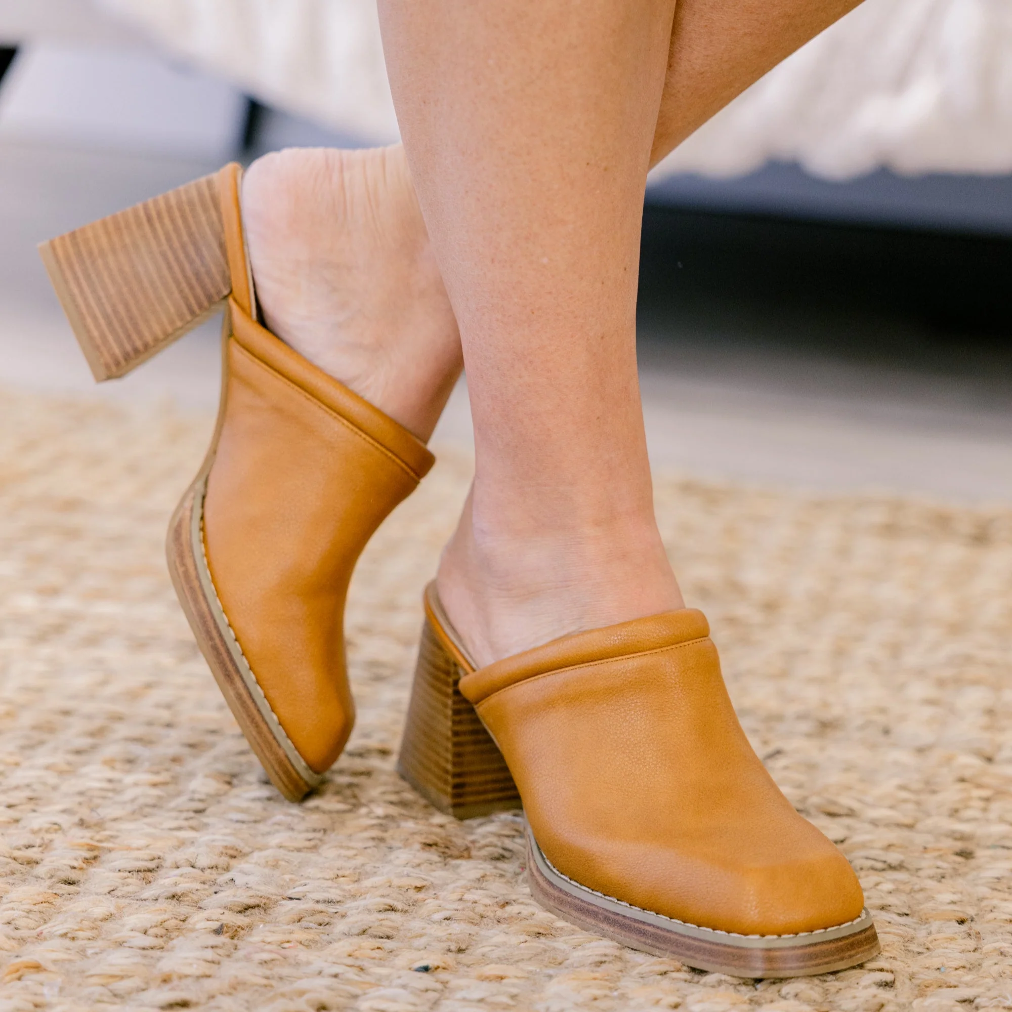 Just Wing It Clogs, Camel - Giverhouse