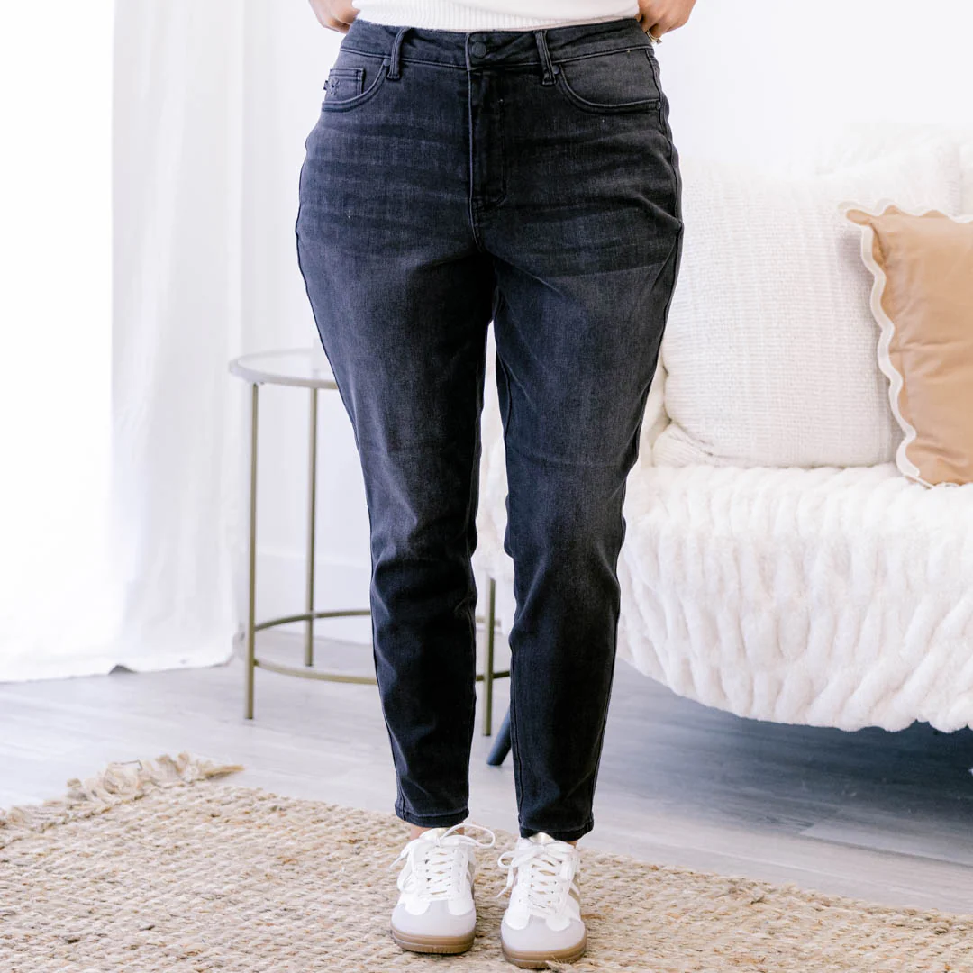 Judy Blue: Speak Up Jeans, Black - Giverhouse
