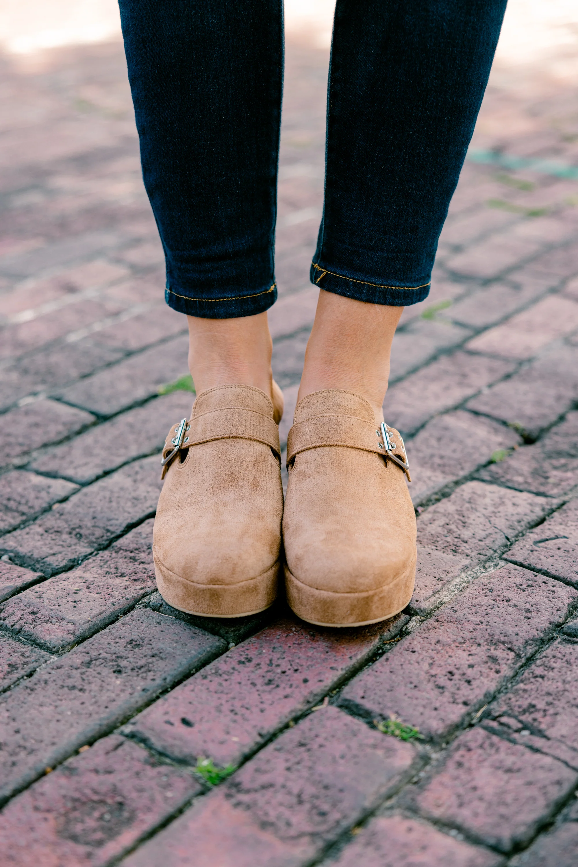 Corky's: Back On You Clogs, Tobacco - Giverhouse