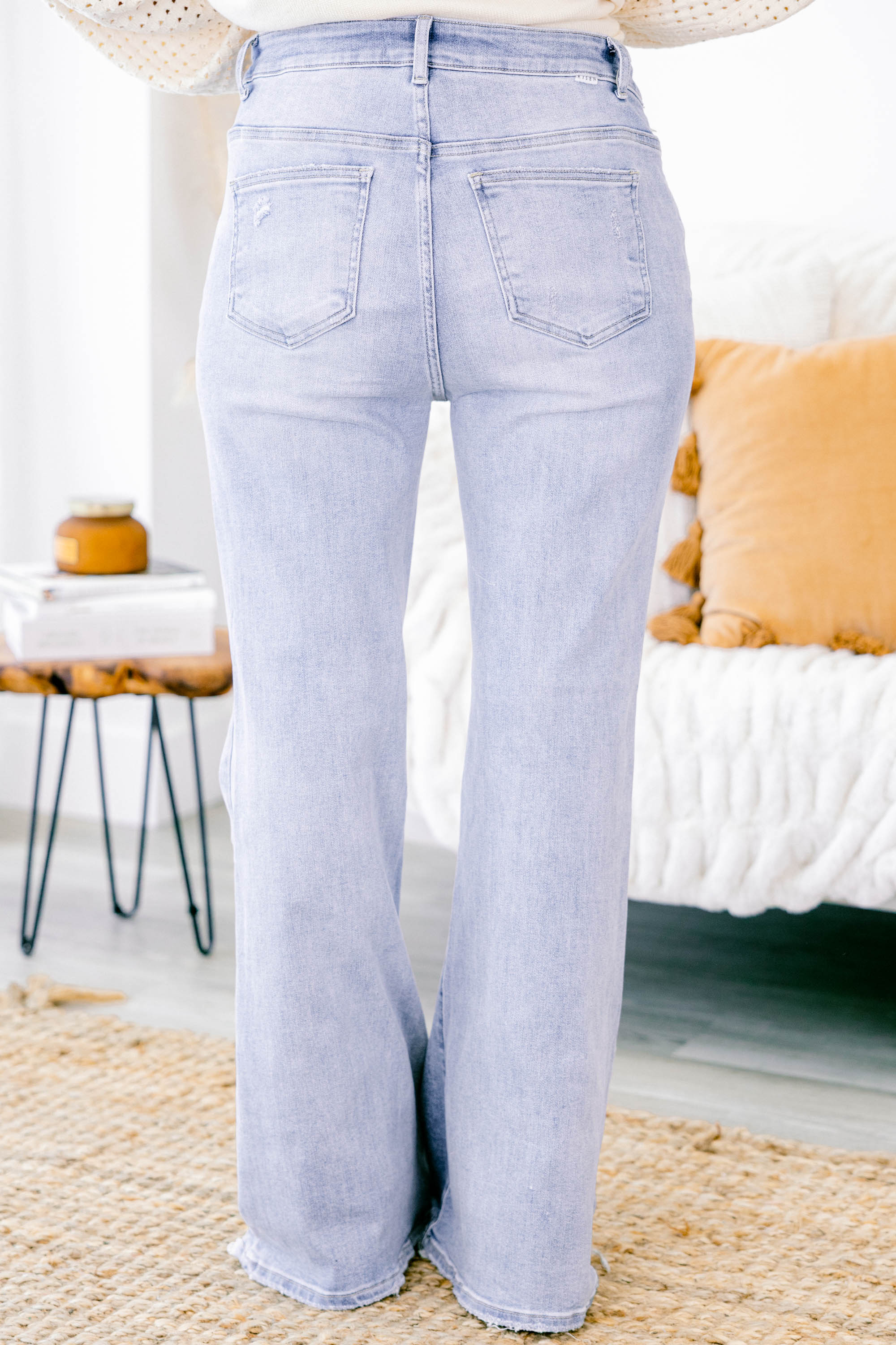 All Is Well Jeans, Light Wash - Giverhouse