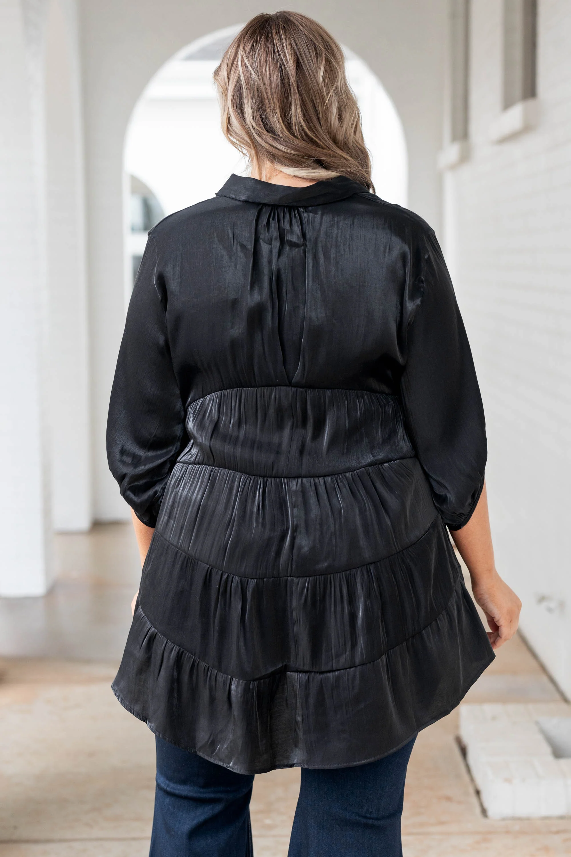 Castle In The Valley Tunic, Black - Giverhouse