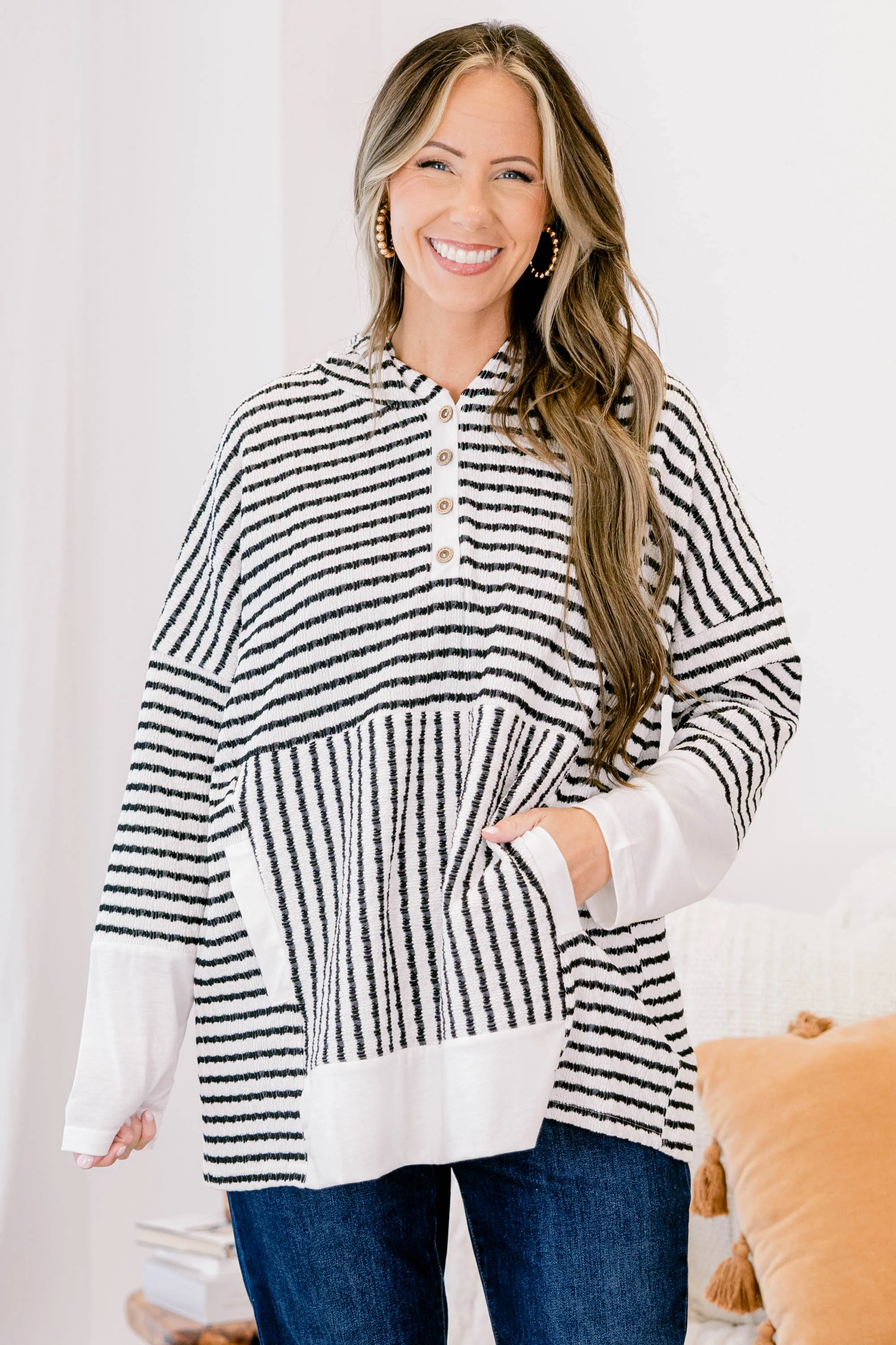 Coastal Breeze Hoodie, Cream-Black - Giverhouse